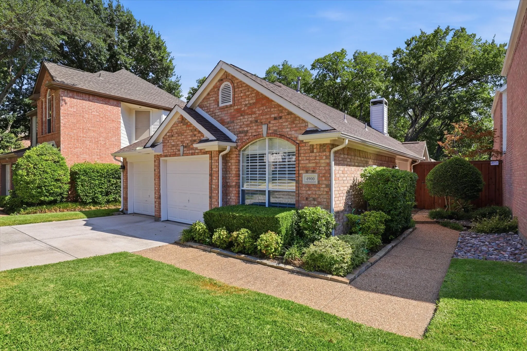 Single Family Residence For Sale in Collin County , 4900 Rockcreek Lane, Plano, Texas 75024, 2 Bedroom, 2 Bathroom, 2 Garage spaces, 1,605 Sqft, built in 1995, mls#21383650, Real Estate Agent in Plano, Homes For Sale in Collin county, Homes For Sale in Plano, Realtor in Plano Texas, Real Estate Brokerage Independent Realty Texas, Luminita Cordes Realtor