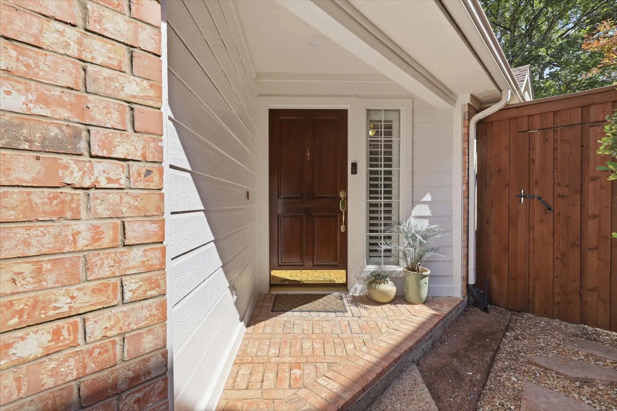 Single Family Residence For Sale in Collin County , 4900 Rockcreek Lane, Plano, Texas 75024, 2 Bedroom, 2 Bathroom, 2 Garage spaces, 1,605 Sqft, built in 1995, mls#21383650, Real Estate Agent in Plano, Homes For Sale in Collin county, Homes For Sale in Plano, Realtor in Plano Texas, Real Estate Brokerage Independent Realty Texas, Luminita Cordes Realtor