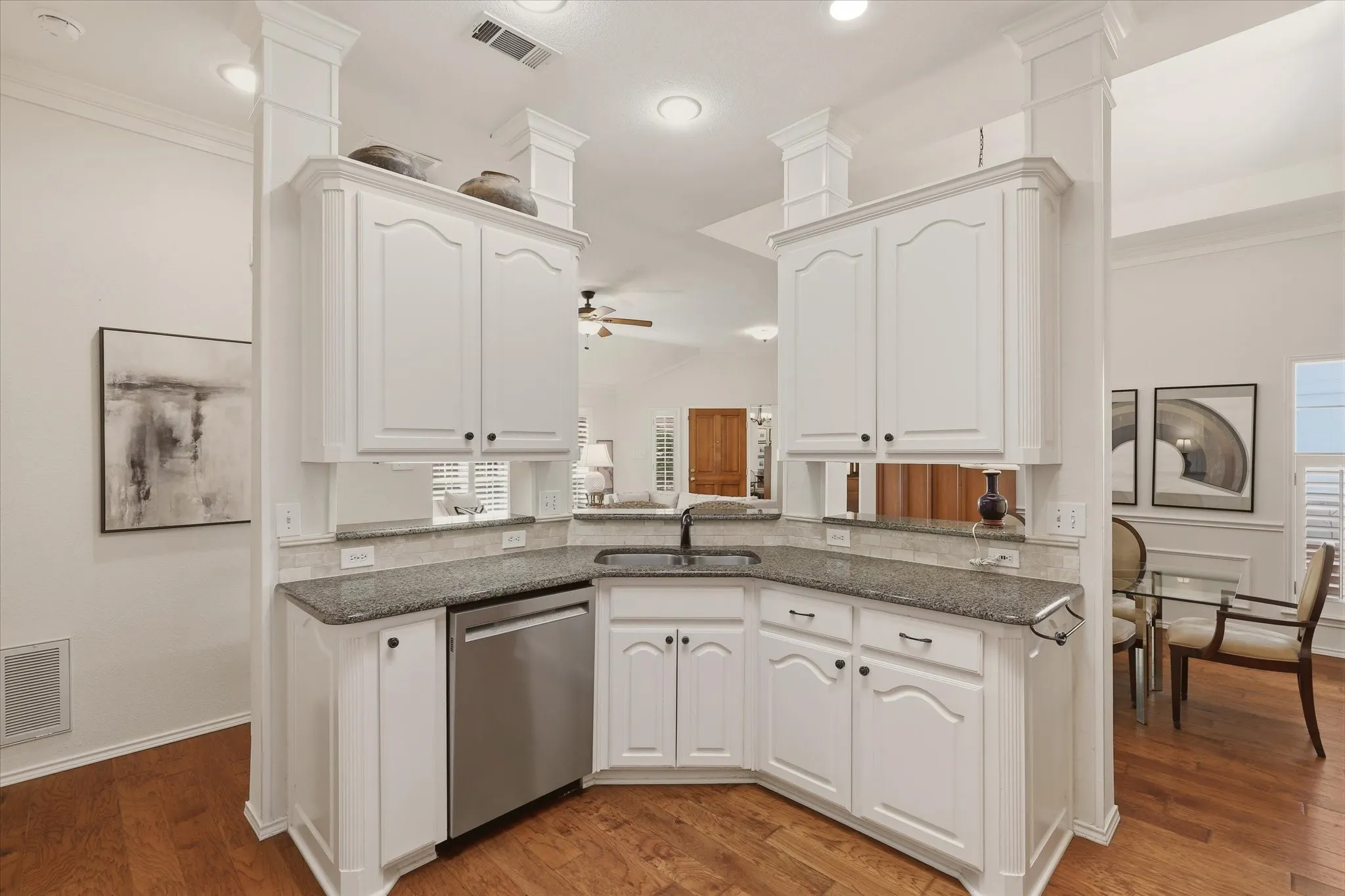 Single Family Residence For Sale in Collin County , 4900 Rockcreek Lane, Plano, Texas 75024, 2 Bedroom, 2 Bathroom, 2 Garage spaces, 1,605 Sqft, built in 1995, mls#21383650, Real Estate Agent in Plano, Homes For Sale in Collin county, Homes For Sale in Plano, Realtor in Plano Texas, Real Estate Brokerage Independent Realty Texas, Luminita Cordes Realtor