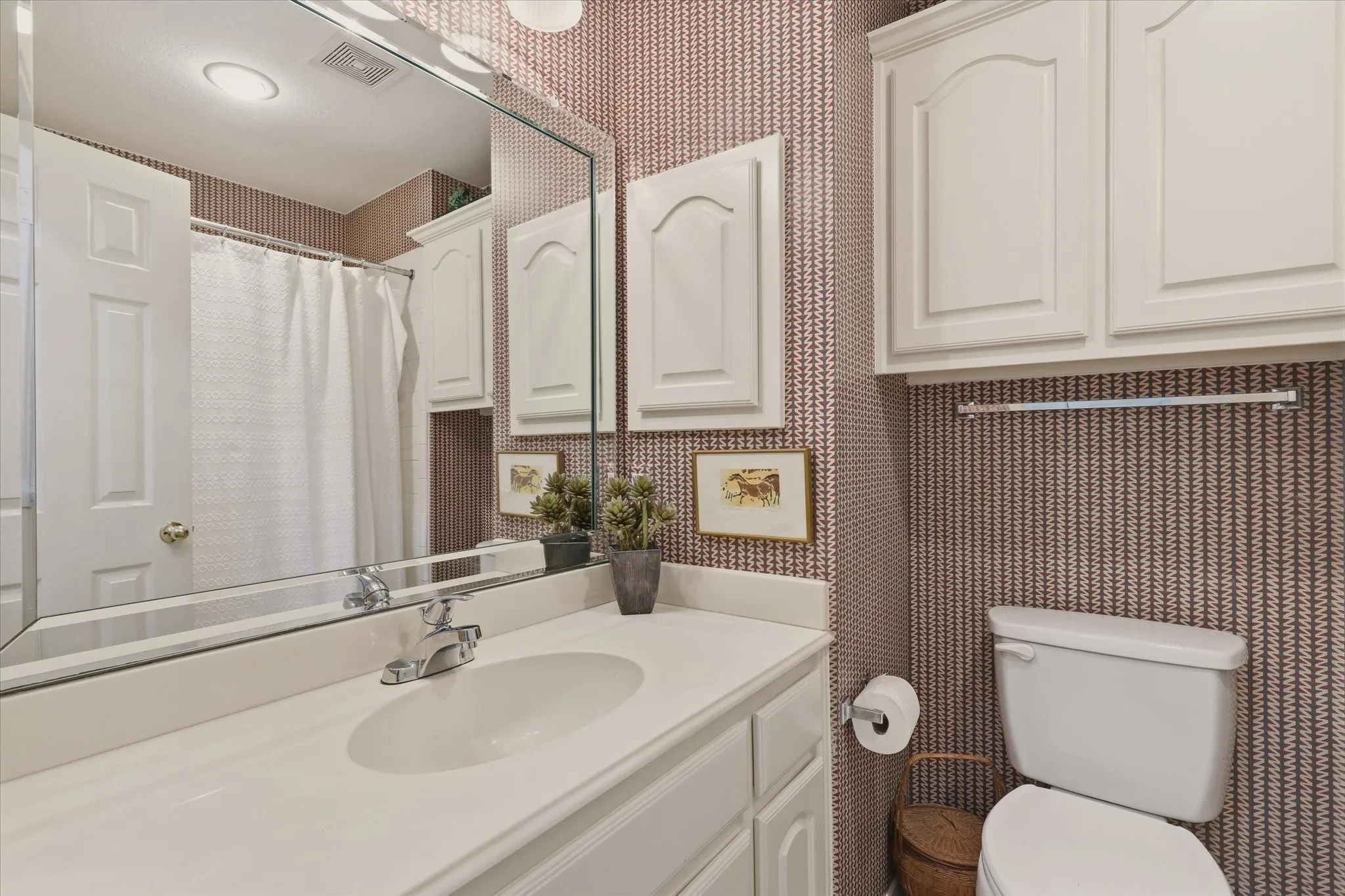 Single Family Residence For Sale in Collin County , 4900 Rockcreek Lane, Plano, Texas 75024, 2 Bedroom, 2 Bathroom, 2 Garage spaces, 1,605 Sqft, built in 1995, mls#21383650, Real Estate Agent in Plano, Homes For Sale in Collin county, Homes For Sale in Plano, Realtor in Plano Texas, Real Estate Brokerage Independent Realty Texas, Luminita Cordes Realtor