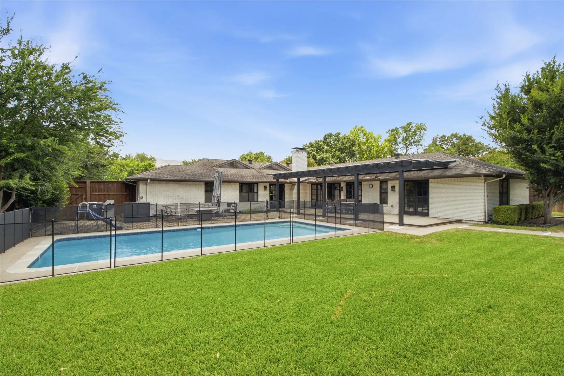 Single Family Residence For Sale in Dallas County , 5857 Charlestown Drive, Dallas, Texas 75230, 5 Bedroom, 3 Bathroom, 3 Garage spaces, 2,862 Sqft, built in 1956, mls#21382709, Real Estate Agent in Dallas, Homes For Sale in Dallas county, Homes For Sale in Dallas, Realtor in Dallas Texas, Real Estate Brokerage Independent Realty Texas, Luminita Cordes Realtor