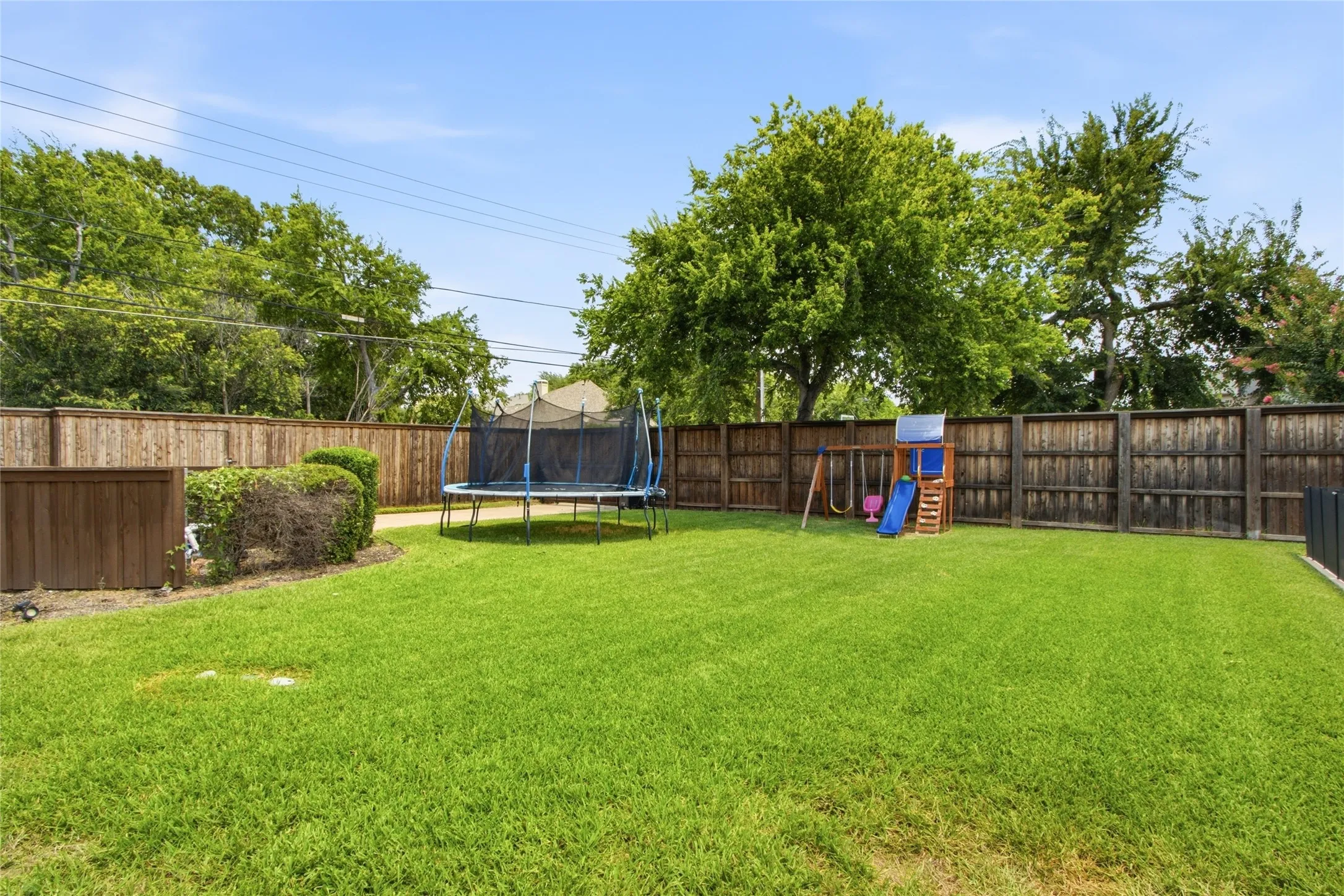 Single Family Residence For Sale in Dallas County , 5857 Charlestown Drive, Dallas, Texas 75230, 5 Bedroom, 3 Bathroom, 3 Garage spaces, 2,862 Sqft, built in 1956, mls#21382709, Real Estate Agent in Dallas, Homes For Sale in Dallas county, Homes For Sale in Dallas, Realtor in Dallas Texas, Real Estate Brokerage Independent Realty Texas, Luminita Cordes Realtor