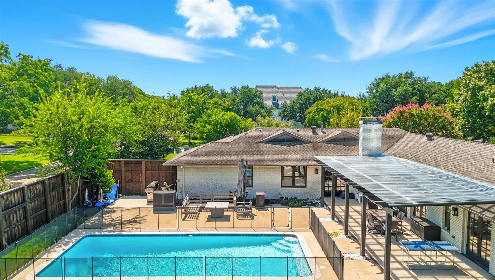 Single Family Residence For Sale in Dallas County , 5857 Charlestown Drive, Dallas, Texas 75230, 5 Bedroom, 3 Bathroom, 3 Garage spaces, 2,862 Sqft, built in 1956, mls#21382709, Real Estate Agent in Dallas, Homes For Sale in Dallas county, Homes For Sale in Dallas, Realtor in Dallas Texas, Real Estate Brokerage Independent Realty Texas, Luminita Cordes Realtor