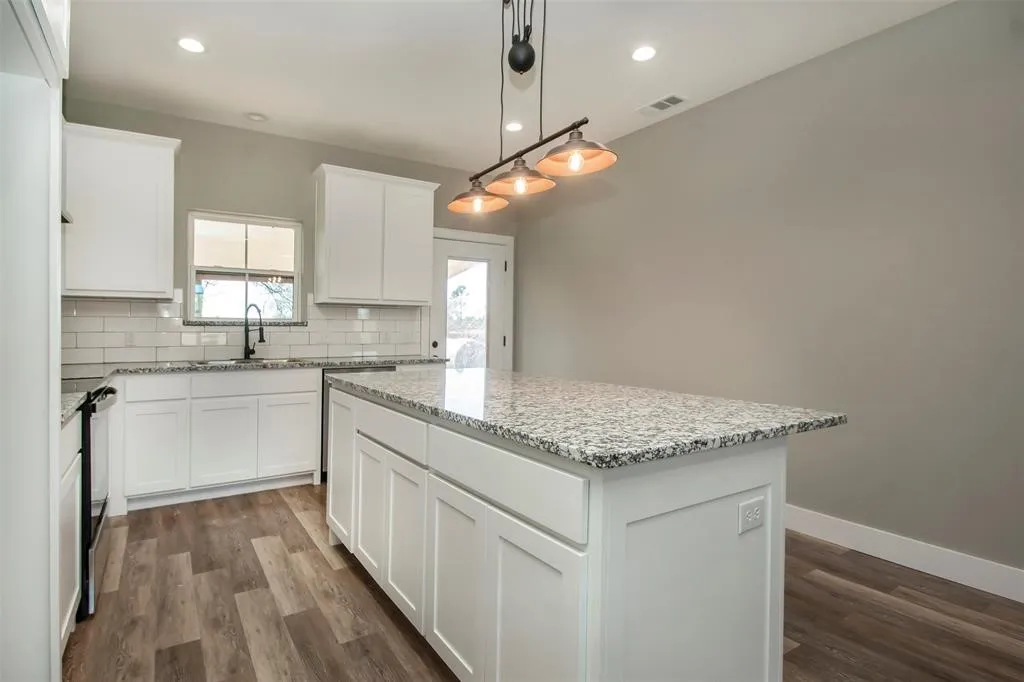 Townhouse For Rent in Grayson County , 20494 US Highway 377 D, Whitesboro, Texas 76273, 3 Bedroom, 2 Bathroom, Garage spaces, 1,314 Sqft, built in 2023, mls#21383835, Real Estate Agent in Whitesboro, Homes For Rent in Grayson county, Homes For Rent in Whitesboro, Realtor in Whitesboro Texas, Real Estate Brokerage Independent Realty Texas, Luminita Cordes Realtor