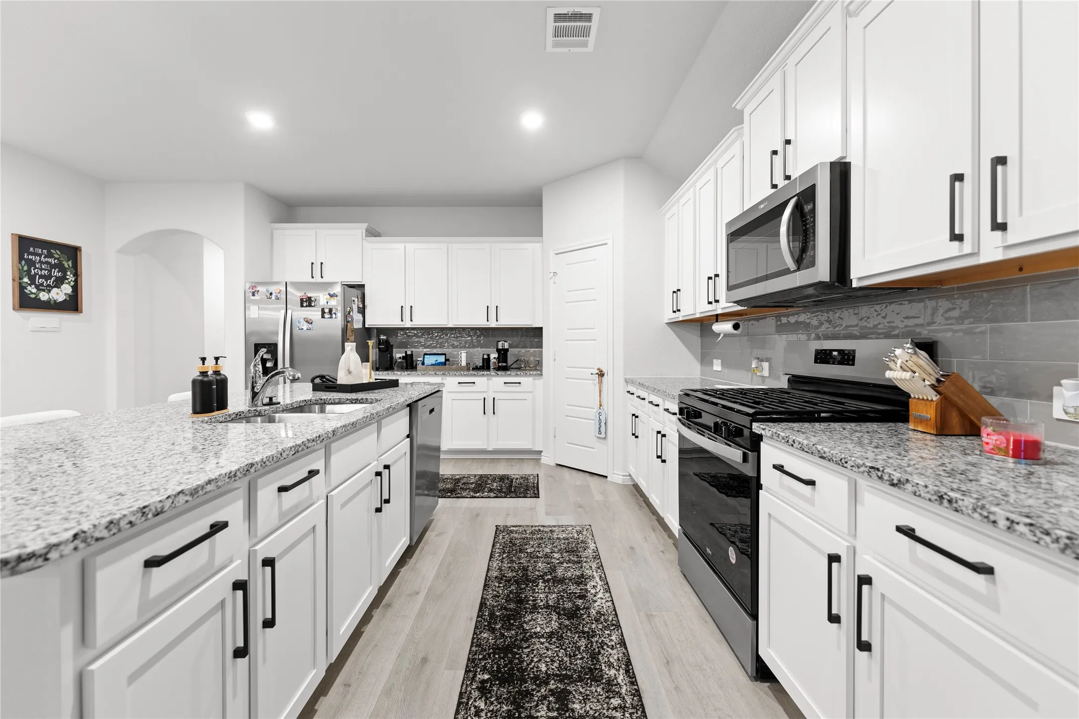 Single Family Residence For Sale in Denton County , 9917 Tacoma Drive, Aubrey, Texas 76227, 4 Bedroom, 2 Bathroom, 2 Garage spaces, 2,033 Sqft, built in 2024, mls#21382955, Real Estate Agent in Aubrey, Homes For Sale in Denton county, Homes For Sale in Aubrey, Realtor in Aubrey Texas, Real Estate Brokerage Independent Realty Texas, Luminita Cordes Realtor
