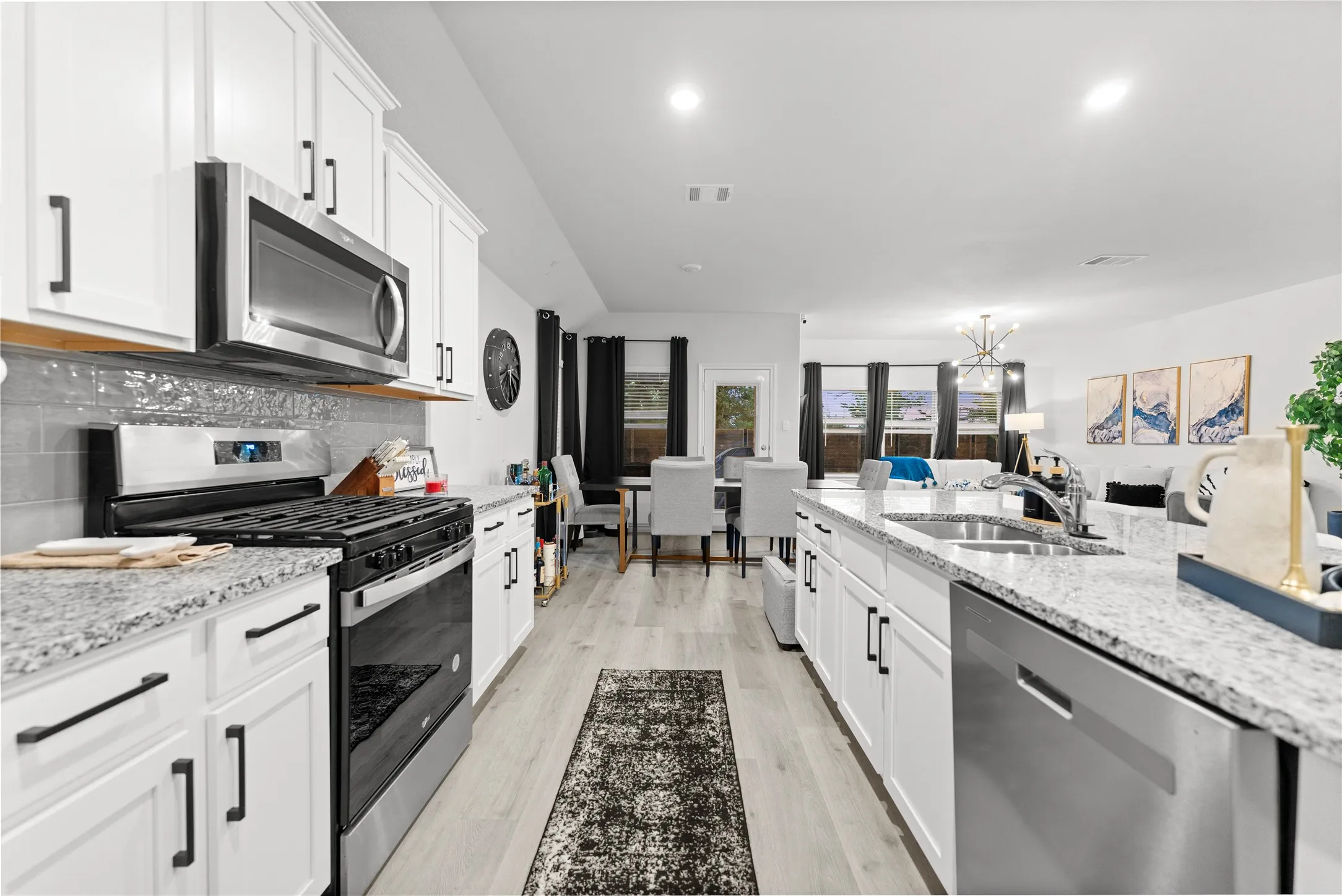 Single Family Residence For Sale in Denton County , 9917 Tacoma Drive, Aubrey, Texas 76227, 4 Bedroom, 2 Bathroom, 2 Garage spaces, 2,033 Sqft, built in 2024, mls#21382955, Real Estate Agent in Aubrey, Homes For Sale in Denton county, Homes For Sale in Aubrey, Realtor in Aubrey Texas, Real Estate Brokerage Independent Realty Texas, Luminita Cordes Realtor