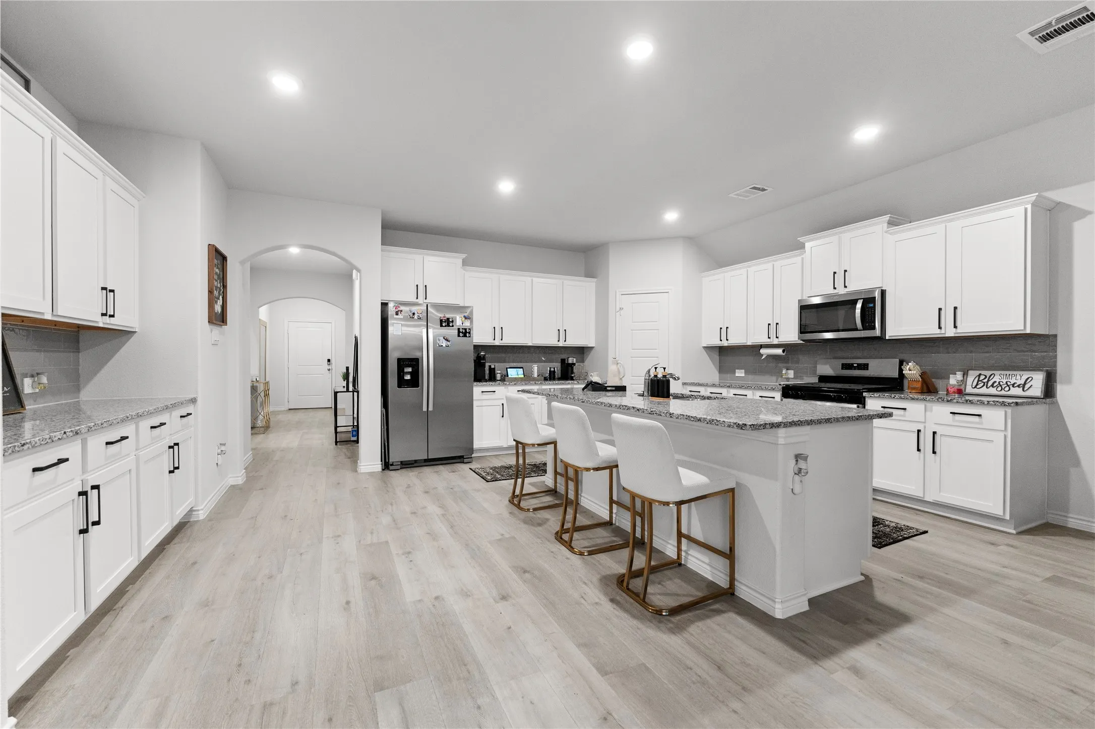 Single Family Residence For Sale in Denton County , 9917 Tacoma Drive, Aubrey, Texas 76227, 4 Bedroom, 2 Bathroom, 2 Garage spaces, 2,033 Sqft, built in 2024, mls#21382955, Real Estate Agent in Aubrey, Homes For Sale in Denton county, Homes For Sale in Aubrey, Realtor in Aubrey Texas, Real Estate Brokerage Independent Realty Texas, Luminita Cordes Realtor