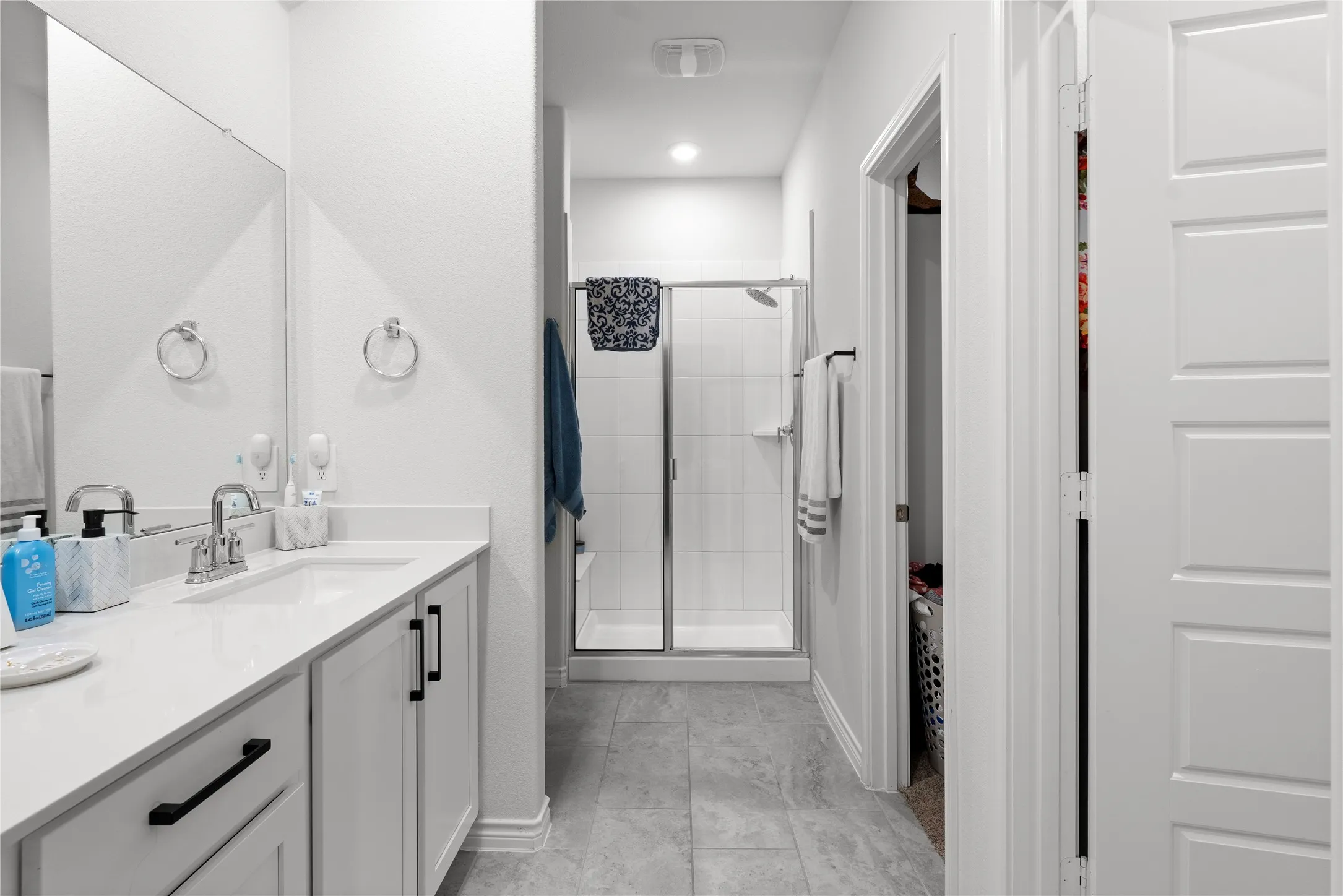 Single Family Residence For Sale in Denton County , 9917 Tacoma Drive, Aubrey, Texas 76227, 4 Bedroom, 2 Bathroom, 2 Garage spaces, 2,033 Sqft, built in 2024, mls#21382955, Real Estate Agent in Aubrey, Homes For Sale in Denton county, Homes For Sale in Aubrey, Realtor in Aubrey Texas, Real Estate Brokerage Independent Realty Texas, Luminita Cordes Realtor