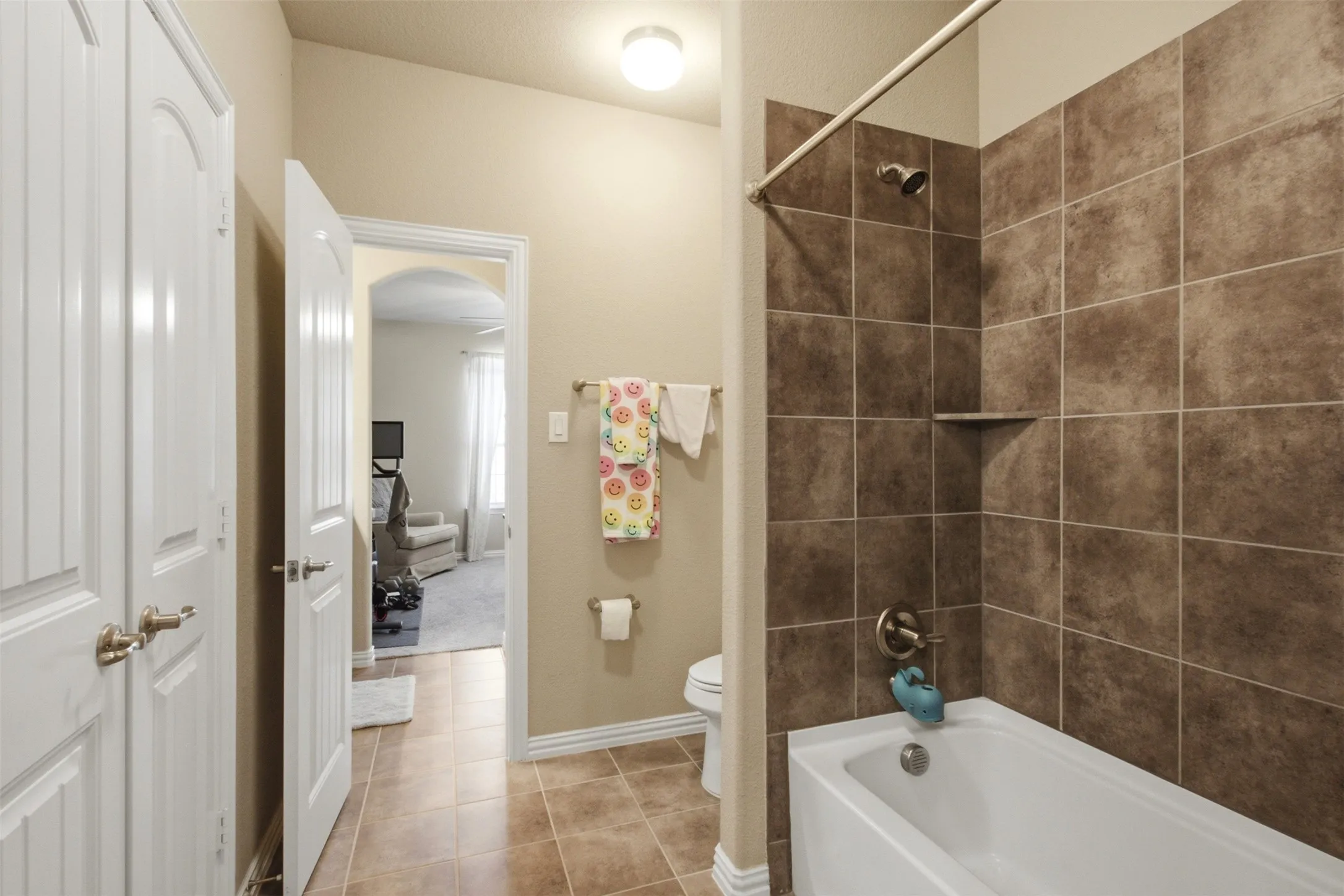 Single Family Residence For Sale in Tarrant County , 7124 Chelsea Drive, North Richland Hills, Texas 76180, 4 Bedroom, 4 Bathroom, 2 Garage spaces, 3,391 Sqft, built in 2016, mls#21382178, Real Estate Agent in North Richland Hills, Homes For Sale in Tarrant county, Homes For Sale in North Richland Hills, Realtor in North Richland Hills Texas, Real Estate Brokerage Independent Realty Texas, Luminita Cordes Realtor