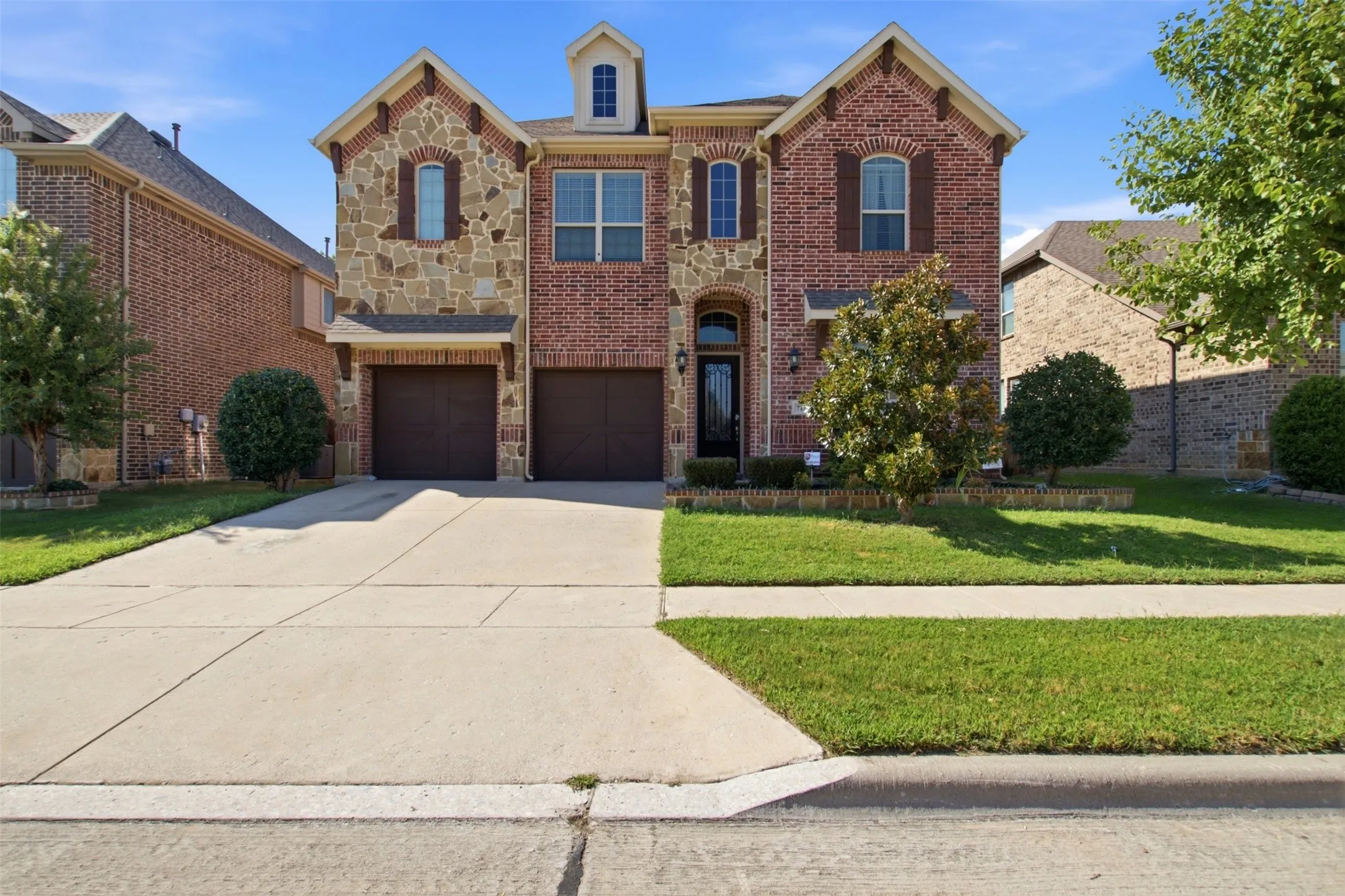 Single Family Residence For Sale in Tarrant County , 7124 Chelsea Drive, North Richland Hills, Texas 76180, 4 Bedroom, 4 Bathroom, 2 Garage spaces, 3,391 Sqft, built in 2016, mls#21382178, Real Estate Agent in North Richland Hills, Homes For Sale in Tarrant county, Homes For Sale in North Richland Hills, Realtor in North Richland Hills Texas, Real Estate Brokerage Independent Realty Texas, Luminita Cordes Realtor