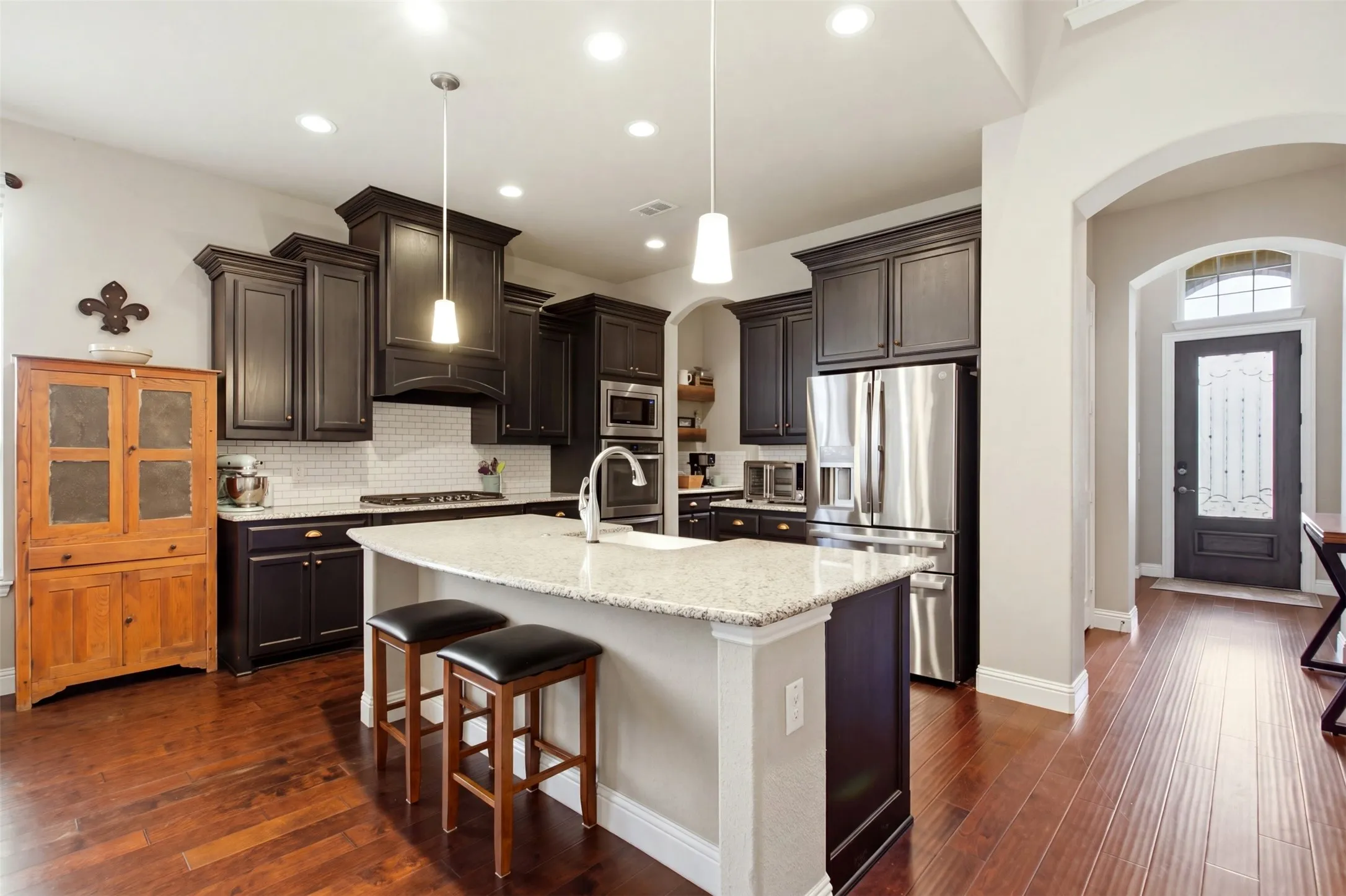 Single Family Residence For Sale in Tarrant County , 7124 Chelsea Drive, North Richland Hills, Texas 76180, 4 Bedroom, 4 Bathroom, 2 Garage spaces, 3,391 Sqft, built in 2016, mls#21382178, Real Estate Agent in North Richland Hills, Homes For Sale in Tarrant county, Homes For Sale in North Richland Hills, Realtor in North Richland Hills Texas, Real Estate Brokerage Independent Realty Texas, Luminita Cordes Realtor