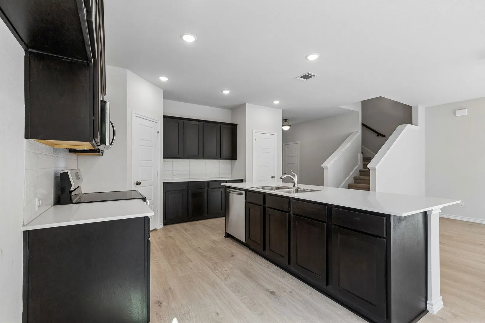 Duplex For Sale in Denton County , 513-515 S Mockingbird Lane, Denton, Texas 76205, 6 Bedroom, 6 Bathroom, 2 Garage spaces, 0 Sqft, built in 2025, mls#21383839, Real Estate Agent in Denton, Homes For Sale in Denton county, Homes For Sale in Denton, Realtor in Denton Texas, Real Estate Brokerage Independent Realty Texas, Luminita Cordes Realtor