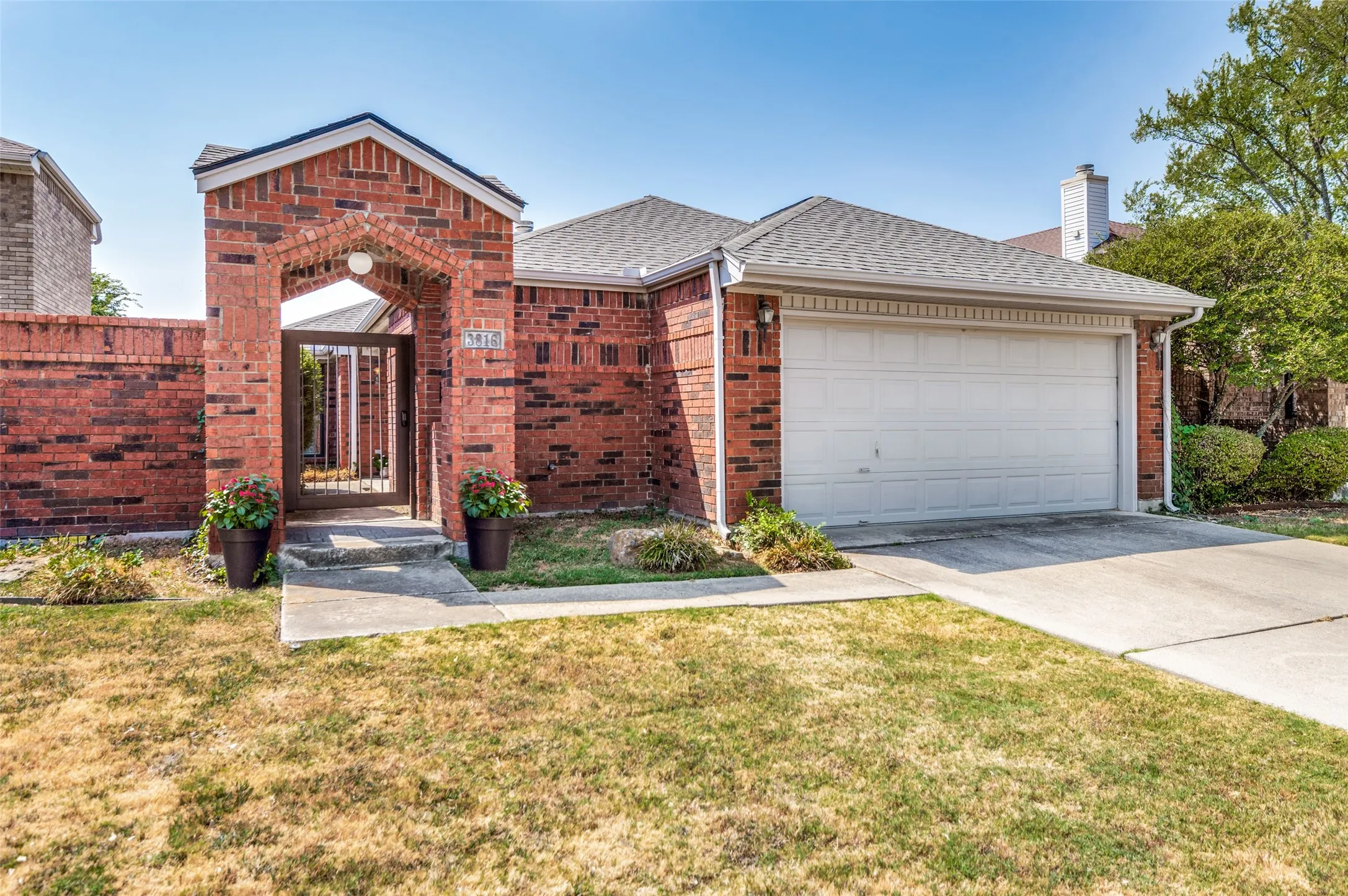 Single Family Residence For Sale in Collin County , 3816 Roman Court, Plano, Texas 75023, 2 Bedroom, 2 Bathroom, 2 Garage spaces, 1,451 Sqft, built in 1985, mls#21379406, Real Estate Agent in Plano, Homes For Sale in Collin county, Homes For Sale in Plano, Realtor in Plano Texas, Real Estate Brokerage Independent Realty Texas, Luminita Cordes Realtor