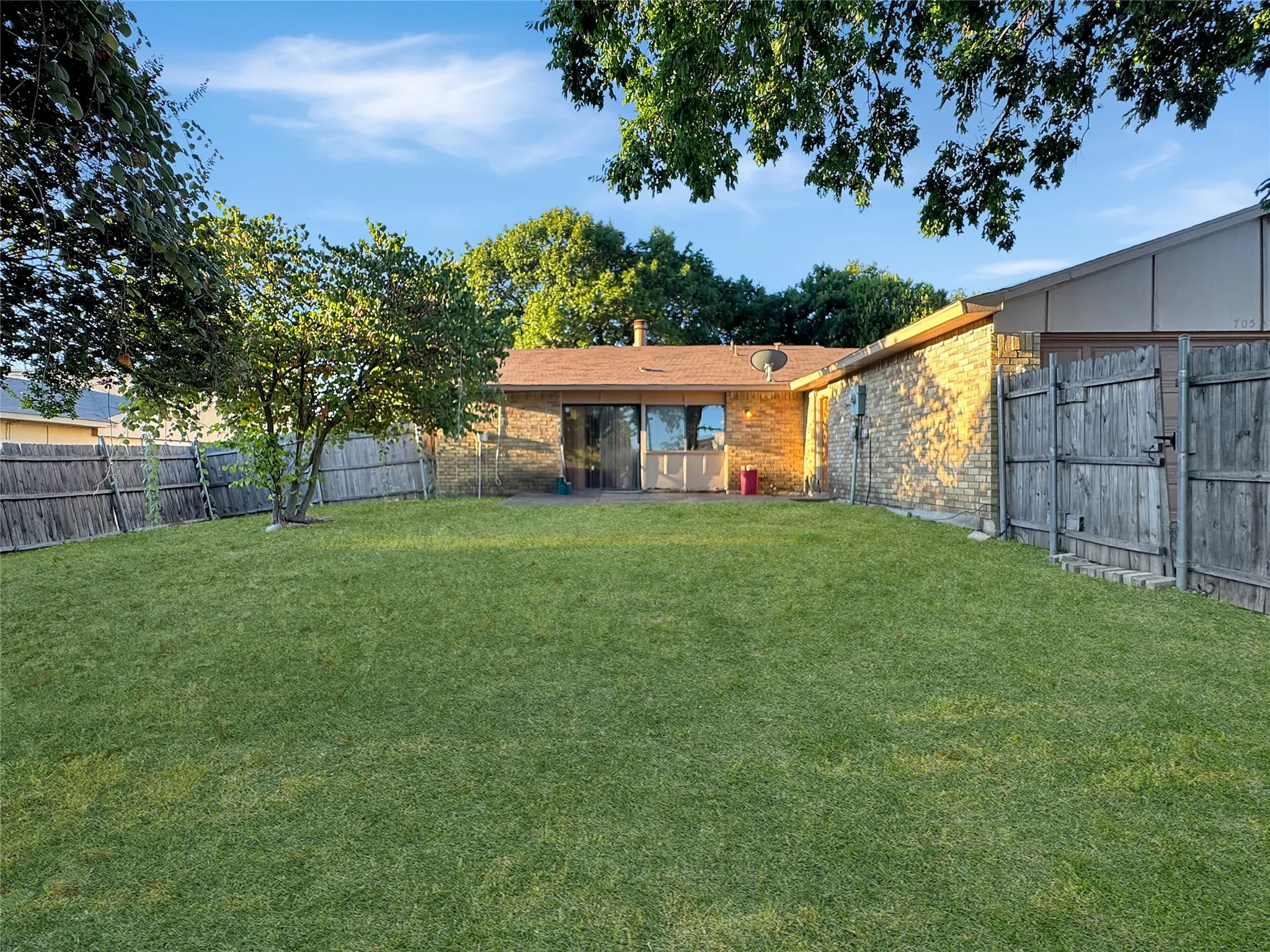 Single Family Residence For Sale in Dallas County , 705 Priscilla, De Soto, Texas 75115, 3 Bedroom, 2 Bathroom, 1 Garage spaces, 1,707 Sqft, built in 1979, mls#21383840, Real Estate Agent in De Soto, Homes For Sale in Dallas county, Homes For Sale in De Soto, Realtor in De Soto Texas, Real Estate Brokerage Independent Realty Texas, Luminita Cordes Realtor
