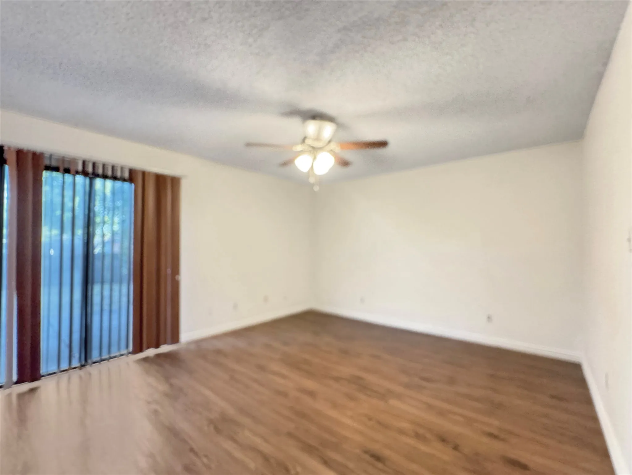 Single Family Residence For Sale in Dallas County , 705 Priscilla, De Soto, Texas 75115, 3 Bedroom, 2 Bathroom, 1 Garage spaces, 1,707 Sqft, built in 1979, mls#21383840, Real Estate Agent in De Soto, Homes For Sale in Dallas county, Homes For Sale in De Soto, Realtor in De Soto Texas, Real Estate Brokerage Independent Realty Texas, Luminita Cordes Realtor
