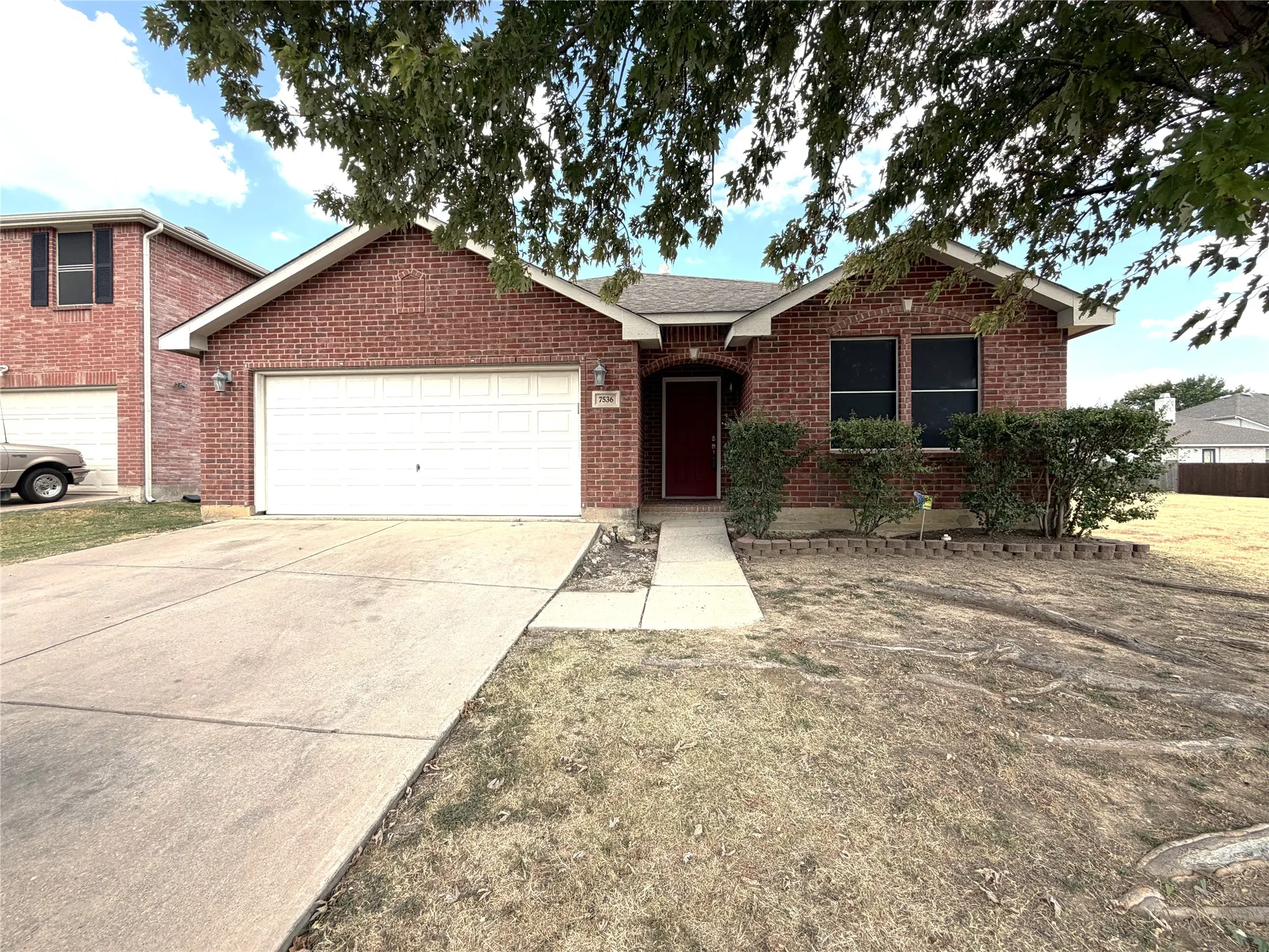 Single Family Residence For Rent in Tarrant County , 7536 Almondale Drive, Fort Worth, Texas 76131, 3 Bedroom, 2 Bathroom, 2 Garage spaces, 1,635 Sqft, built in 2006, mls#21383224, Real Estate Agent in Fort Worth, Homes For Rent in Tarrant county, Homes For Rent in Fort Worth, Realtor in Fort Worth Texas, Real Estate Brokerage Independent Realty Texas, Luminita Cordes Realtor