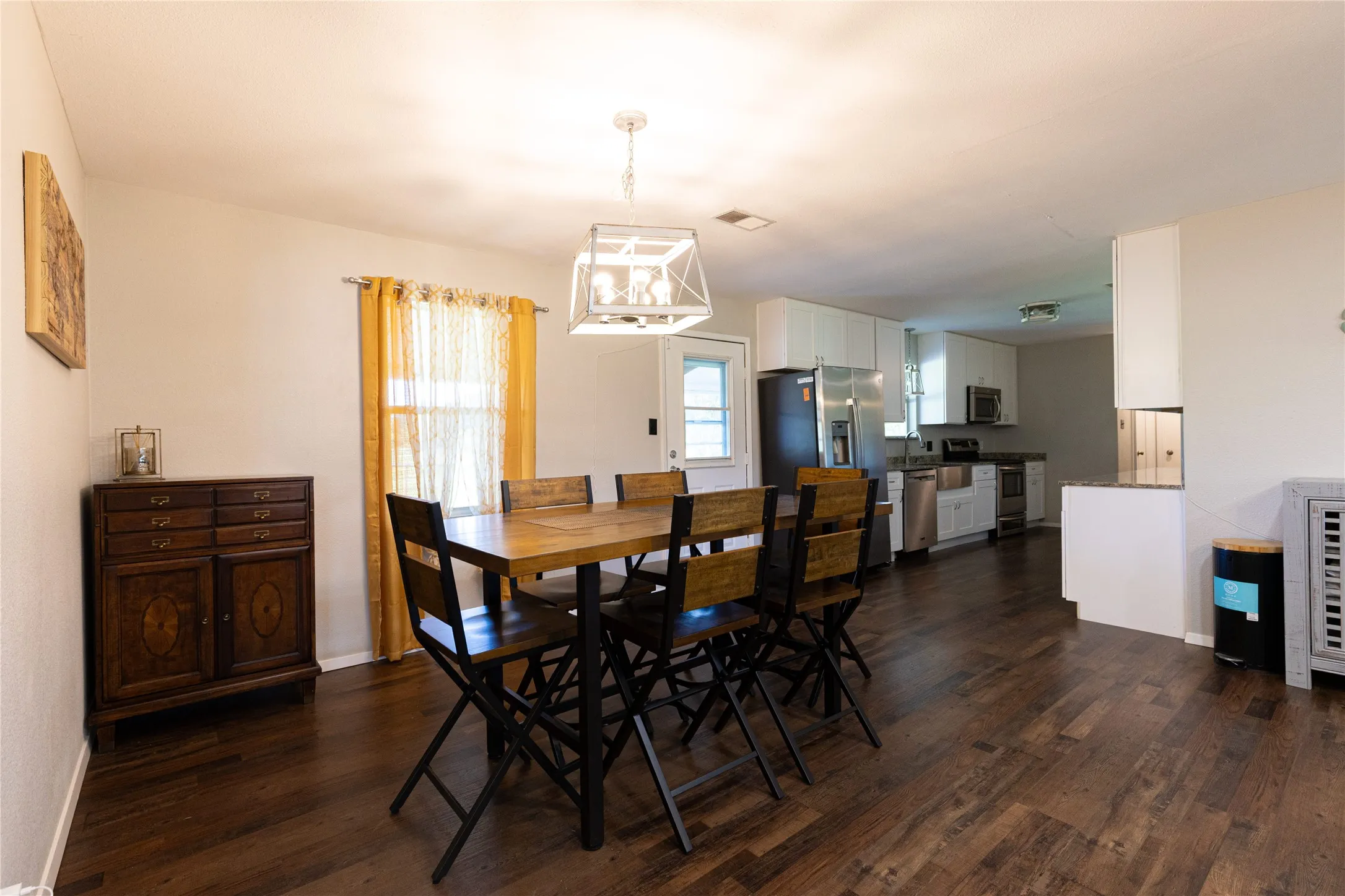 Single Family Residence For Sale in Hunt County , 958 State Highway 24, Campbell, Texas 75422, 3 Bedroom, 3 Bathroom, 4 Garage spaces, 2,508 Sqft, built in 1987, mls#21383289, Real Estate Agent in Campbell, Homes For Sale in Hunt county, Homes For Sale in Campbell, Realtor in Campbell Texas, Real Estate Brokerage Independent Realty Texas, Luminita Cordes Realtor