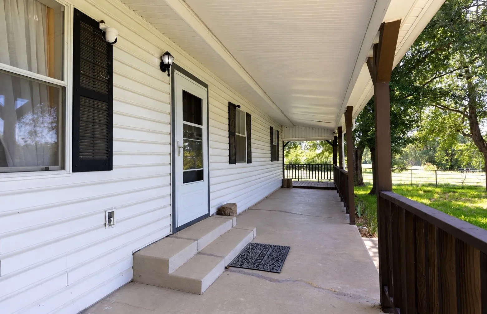 Single Family Residence For Sale in Hunt County , 958 State Highway 24, Campbell, Texas 75422, 3 Bedroom, 3 Bathroom, 4 Garage spaces, 2,508 Sqft, built in 1987, mls#21383289, Real Estate Agent in Campbell, Homes For Sale in Hunt county, Homes For Sale in Campbell, Realtor in Campbell Texas, Real Estate Brokerage Independent Realty Texas, Luminita Cordes Realtor