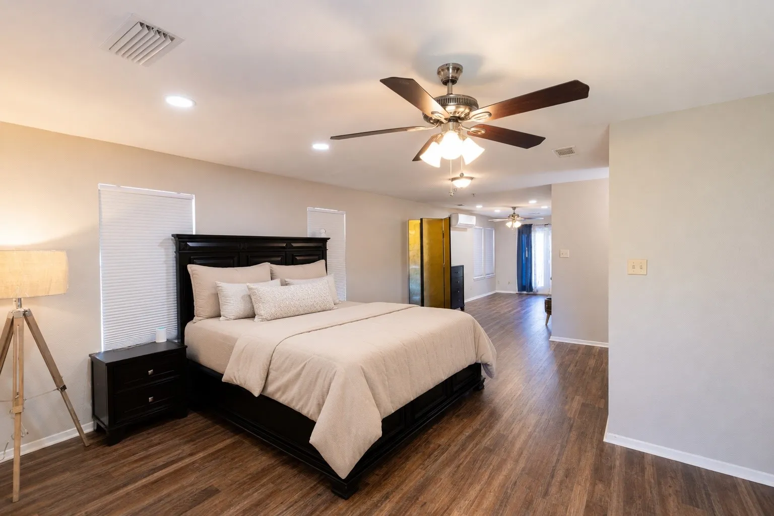 Single Family Residence For Sale in Hunt County , 958 State Highway 24, Campbell, Texas 75422, 3 Bedroom, 3 Bathroom, 4 Garage spaces, 2,508 Sqft, built in 1987, mls#21383289, Real Estate Agent in Campbell, Homes For Sale in Hunt county, Homes For Sale in Campbell, Realtor in Campbell Texas, Real Estate Brokerage Independent Realty Texas, Luminita Cordes Realtor