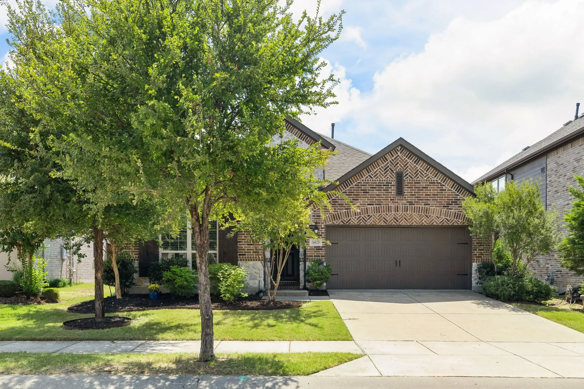 Single Family Residence For Sale in Denton County , 16020 Plum Court, Prosper, Texas 75078, 3 Bedroom, 2 Bathroom, 2 Garage spaces, 2,095 Sqft, built in 2017, mls#21383062, Real Estate Agent in Prosper, Homes For Sale in Denton county, Homes For Sale in Prosper, Realtor in Prosper Texas, Real Estate Brokerage Independent Realty Texas, Luminita Cordes Realtor