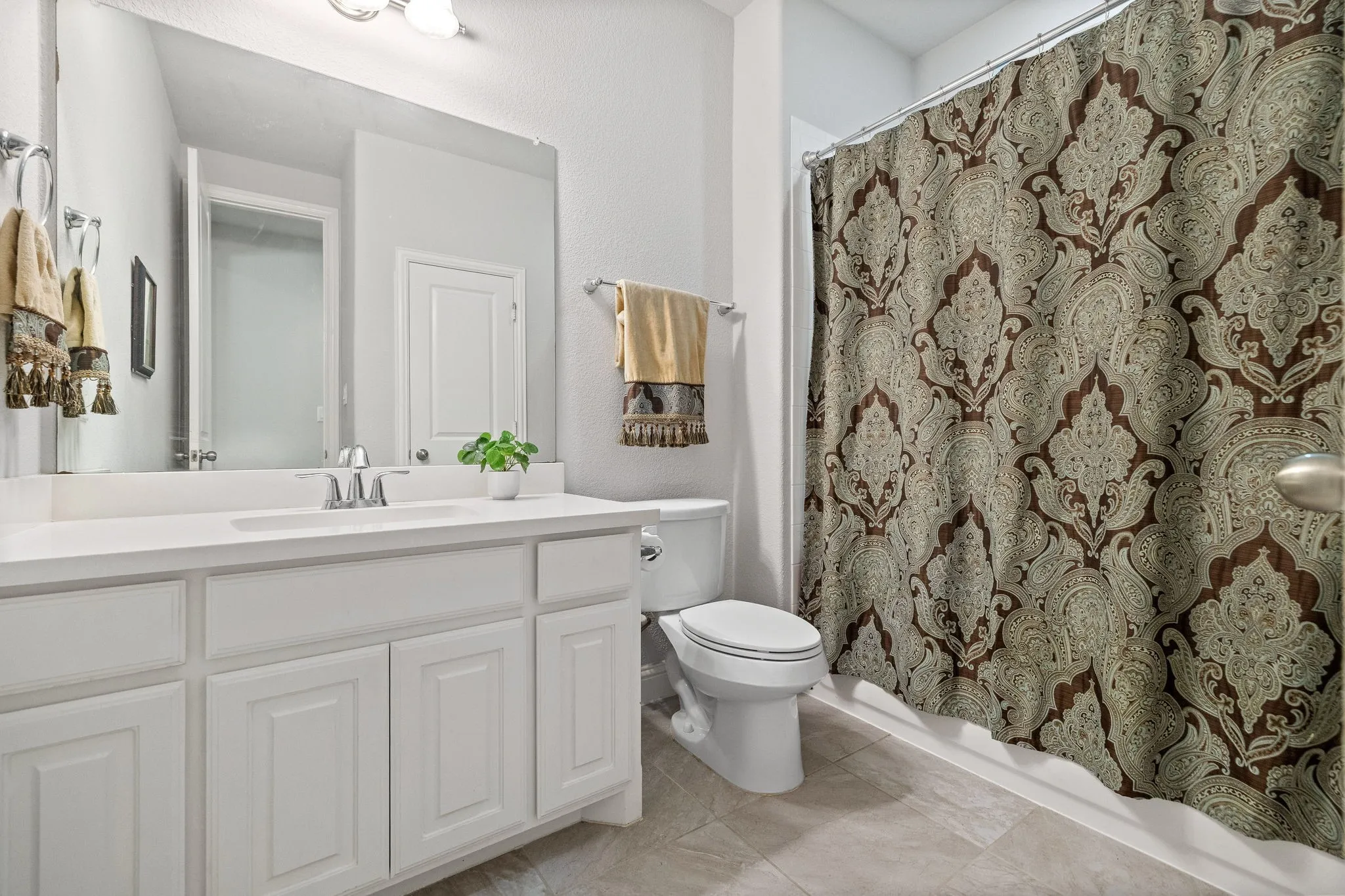 Single Family Residence For Sale in Denton County , 16020 Plum Court, Prosper, Texas 75078, 3 Bedroom, 2 Bathroom, 2 Garage spaces, 2,095 Sqft, built in 2017, mls#21383062, Real Estate Agent in Prosper, Homes For Sale in Denton county, Homes For Sale in Prosper, Realtor in Prosper Texas, Real Estate Brokerage Independent Realty Texas, Luminita Cordes Realtor