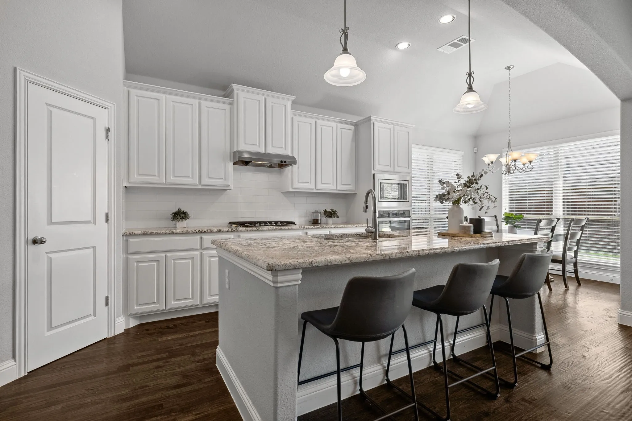 Single Family Residence For Sale in Denton County , 16020 Plum Court, Prosper, Texas 75078, 3 Bedroom, 2 Bathroom, 2 Garage spaces, 2,095 Sqft, built in 2017, mls#21383062, Real Estate Agent in Prosper, Homes For Sale in Denton county, Homes For Sale in Prosper, Realtor in Prosper Texas, Real Estate Brokerage Independent Realty Texas, Luminita Cordes Realtor