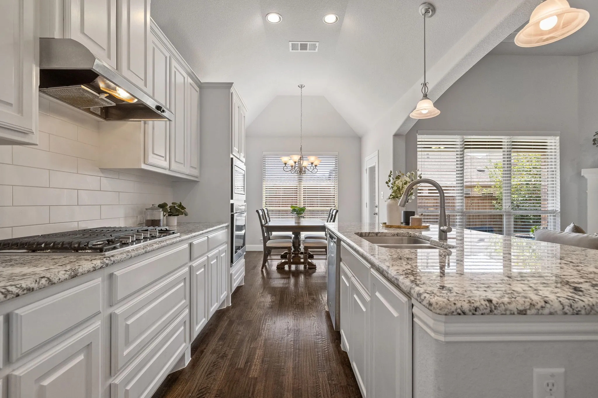 Single Family Residence For Sale in Denton County , 16020 Plum Court, Prosper, Texas 75078, 3 Bedroom, 2 Bathroom, 2 Garage spaces, 2,095 Sqft, built in 2017, mls#21383062, Real Estate Agent in Prosper, Homes For Sale in Denton county, Homes For Sale in Prosper, Realtor in Prosper Texas, Real Estate Brokerage Independent Realty Texas, Luminita Cordes Realtor
