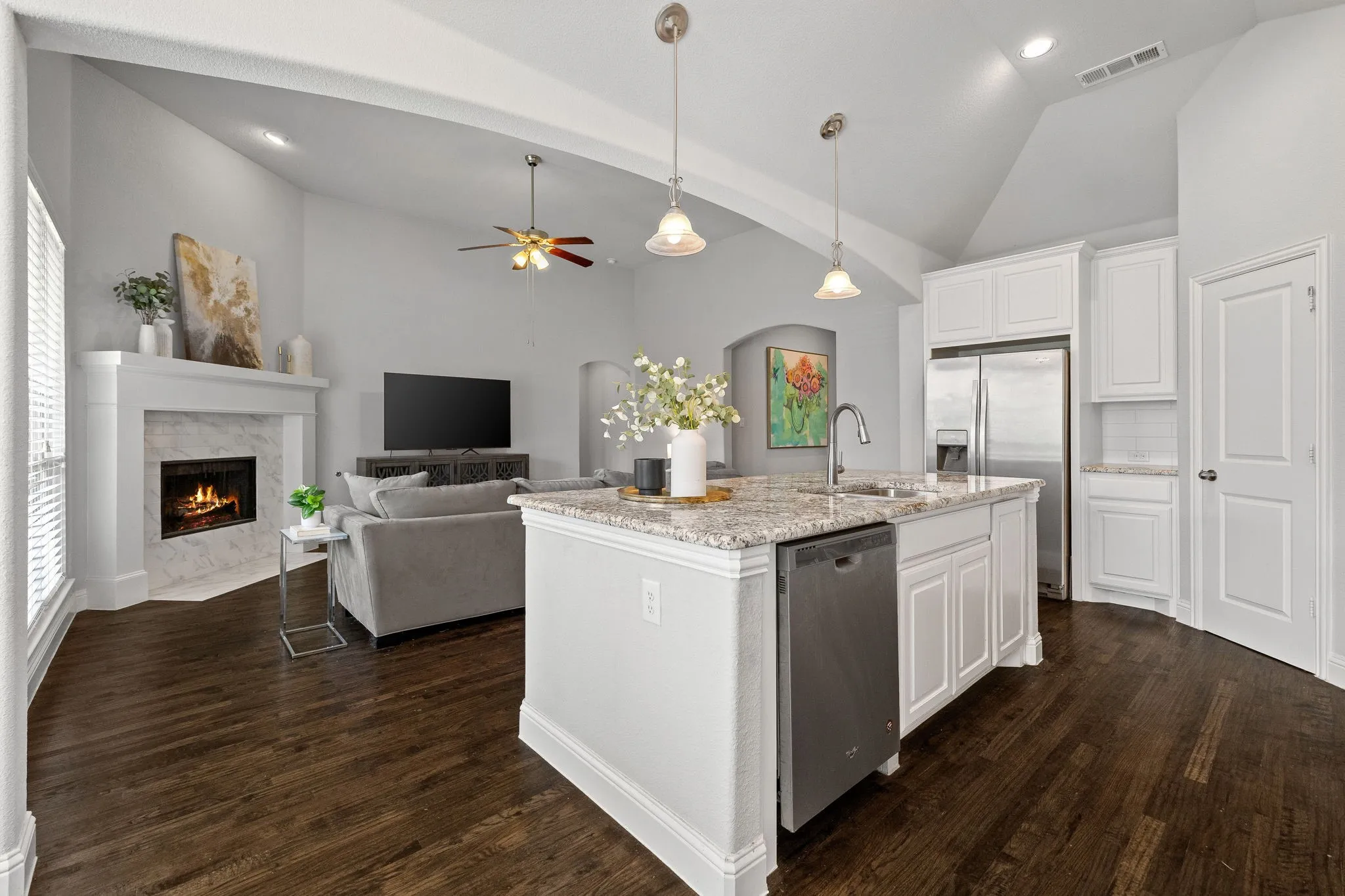 Single Family Residence For Sale in Denton County , 16020 Plum Court, Prosper, Texas 75078, 3 Bedroom, 2 Bathroom, 2 Garage spaces, 2,095 Sqft, built in 2017, mls#21383062, Real Estate Agent in Prosper, Homes For Sale in Denton county, Homes For Sale in Prosper, Realtor in Prosper Texas, Real Estate Brokerage Independent Realty Texas, Luminita Cordes Realtor