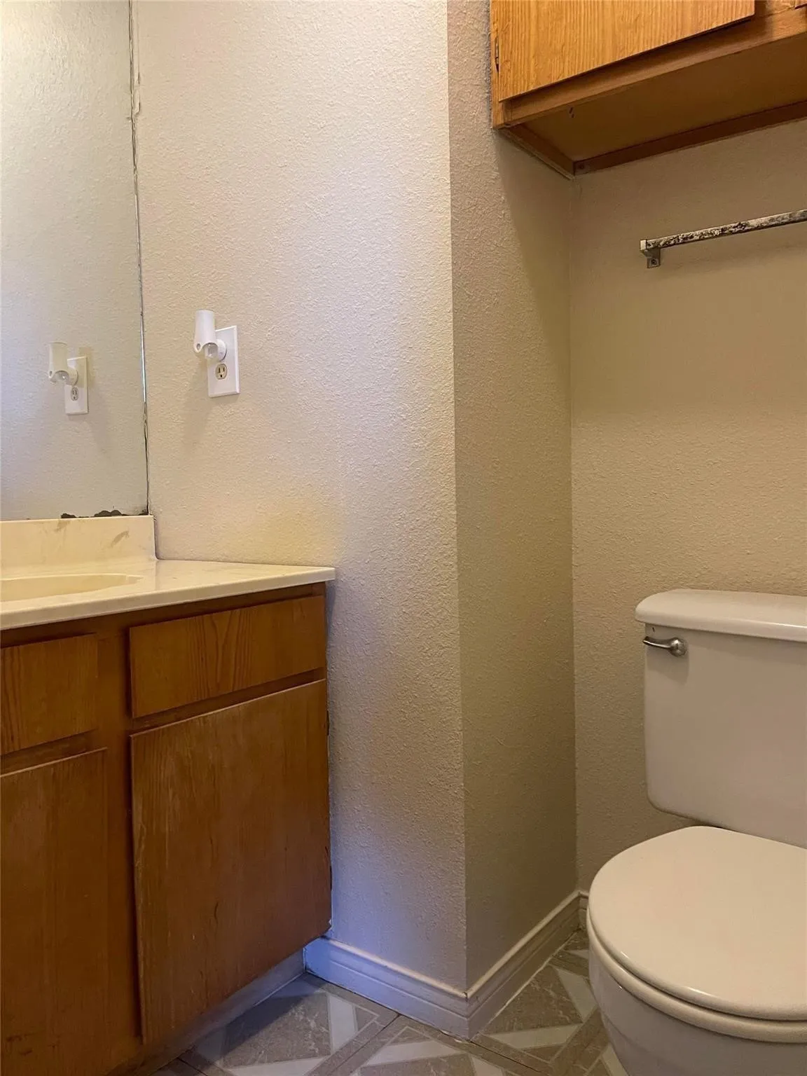 Duplex For Sale in Kaufman County , 409 E College Street, Terrell, Texas 75160, 4 Bedroom, 4 Bathroom, Garage spaces, 0 Sqft, built in 1984, mls#21383830, Real Estate Agent in Terrell, Homes For Sale in Kaufman county, Homes For Sale in Terrell, Realtor in Terrell Texas, Real Estate Brokerage Independent Realty Texas, Luminita Cordes Realtor