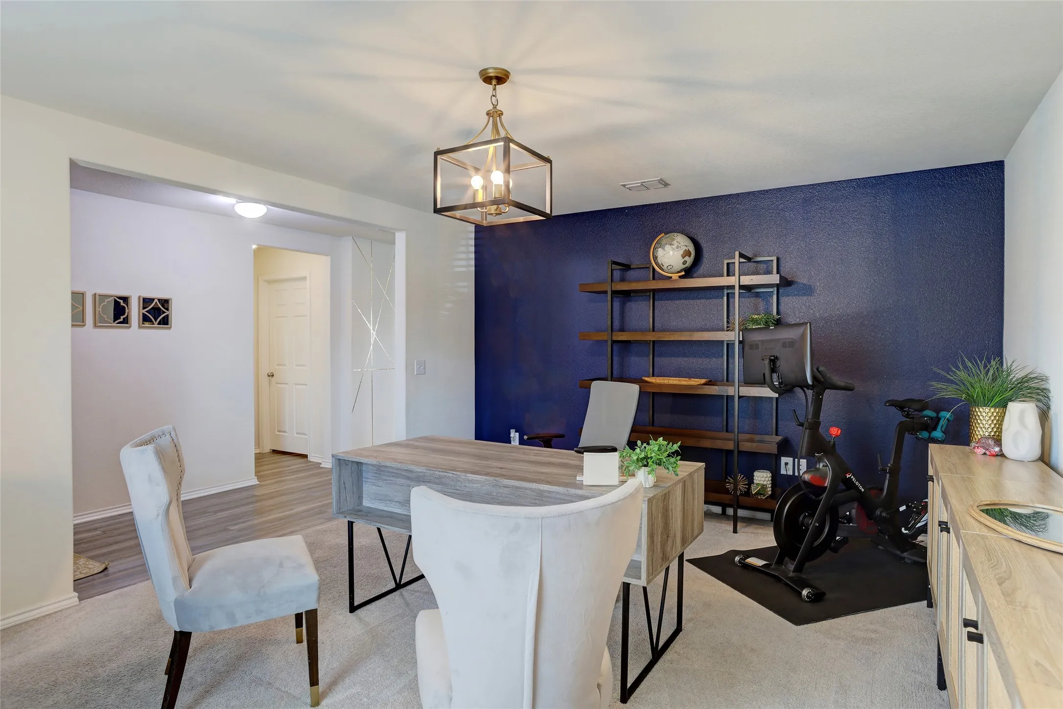 Single Family Residence For Sale in Denton County , 1601 Waggoner Drive, Aubrey, Texas 76227, 3 Bedroom, 2 Bathroom, 2 Garage spaces, 1,932 Sqft, built in 2018, mls#21381633, Real Estate Agent in Aubrey, Homes For Sale in Denton county, Homes For Sale in Aubrey, Realtor in Aubrey Texas, Real Estate Brokerage Independent Realty Texas, Luminita Cordes Realtor