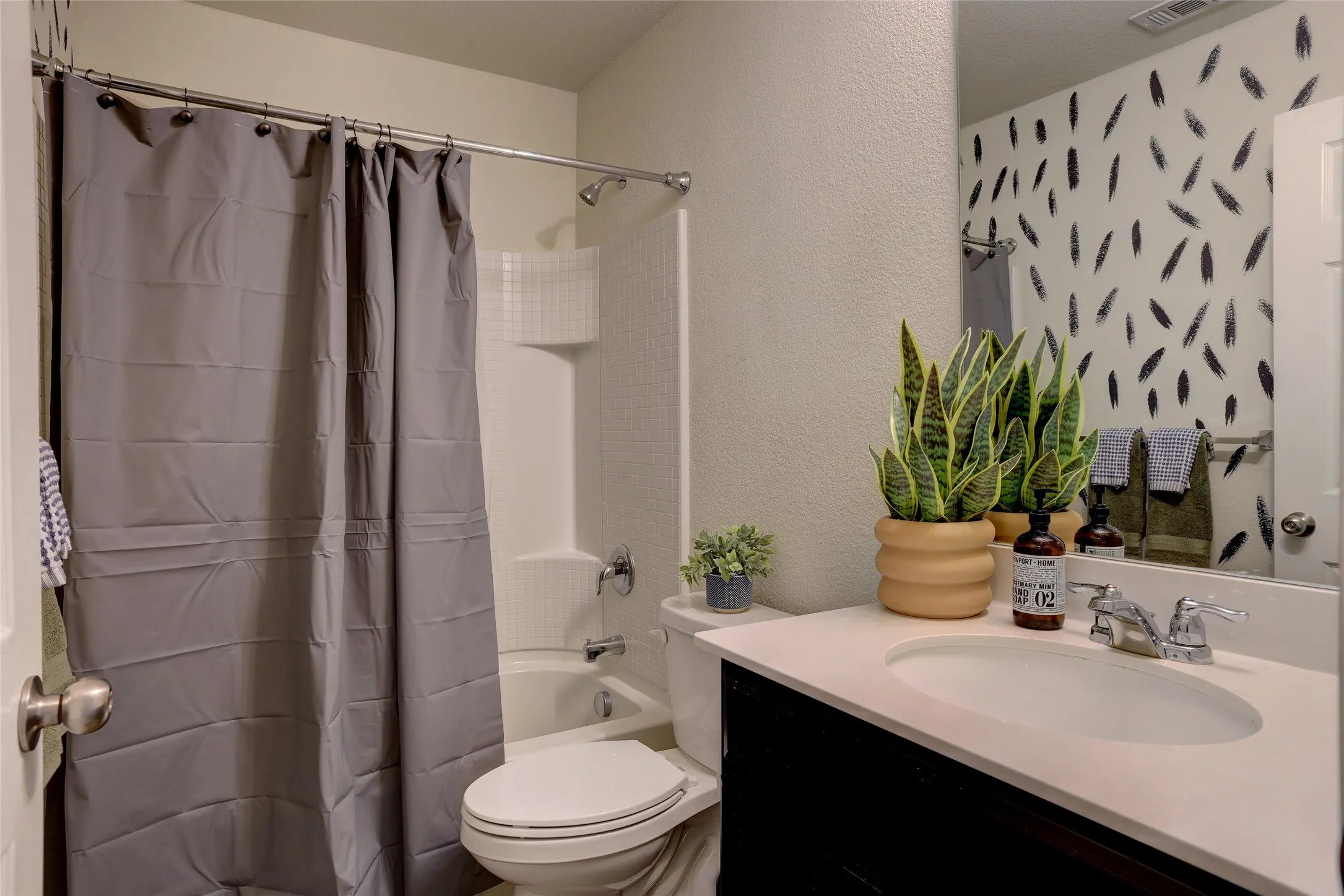 Single Family Residence For Sale in Denton County , 1601 Waggoner Drive, Aubrey, Texas 76227, 3 Bedroom, 2 Bathroom, 2 Garage spaces, 1,932 Sqft, built in 2018, mls#21381633, Real Estate Agent in Aubrey, Homes For Sale in Denton county, Homes For Sale in Aubrey, Realtor in Aubrey Texas, Real Estate Brokerage Independent Realty Texas, Luminita Cordes Realtor