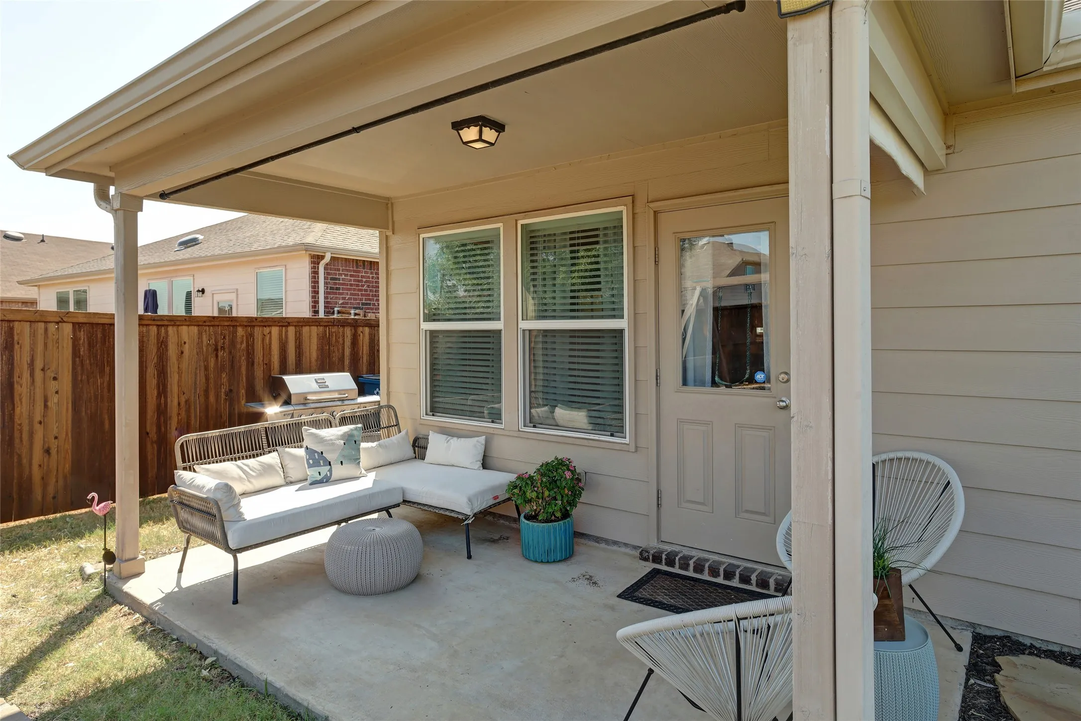 Single Family Residence For Sale in Denton County , 1601 Waggoner Drive, Aubrey, Texas 76227, 3 Bedroom, 2 Bathroom, 2 Garage spaces, 1,932 Sqft, built in 2018, mls#21381633, Real Estate Agent in Aubrey, Homes For Sale in Denton county, Homes For Sale in Aubrey, Realtor in Aubrey Texas, Real Estate Brokerage Independent Realty Texas, Luminita Cordes Realtor