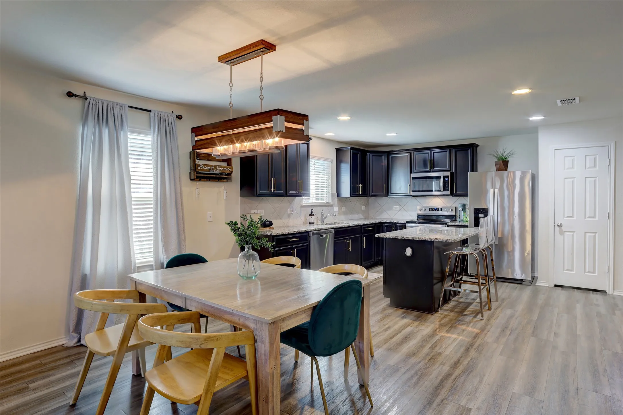 Single Family Residence For Sale in Denton County , 1601 Waggoner Drive, Aubrey, Texas 76227, 3 Bedroom, 2 Bathroom, 2 Garage spaces, 1,932 Sqft, built in 2018, mls#21381633, Real Estate Agent in Aubrey, Homes For Sale in Denton county, Homes For Sale in Aubrey, Realtor in Aubrey Texas, Real Estate Brokerage Independent Realty Texas, Luminita Cordes Realtor