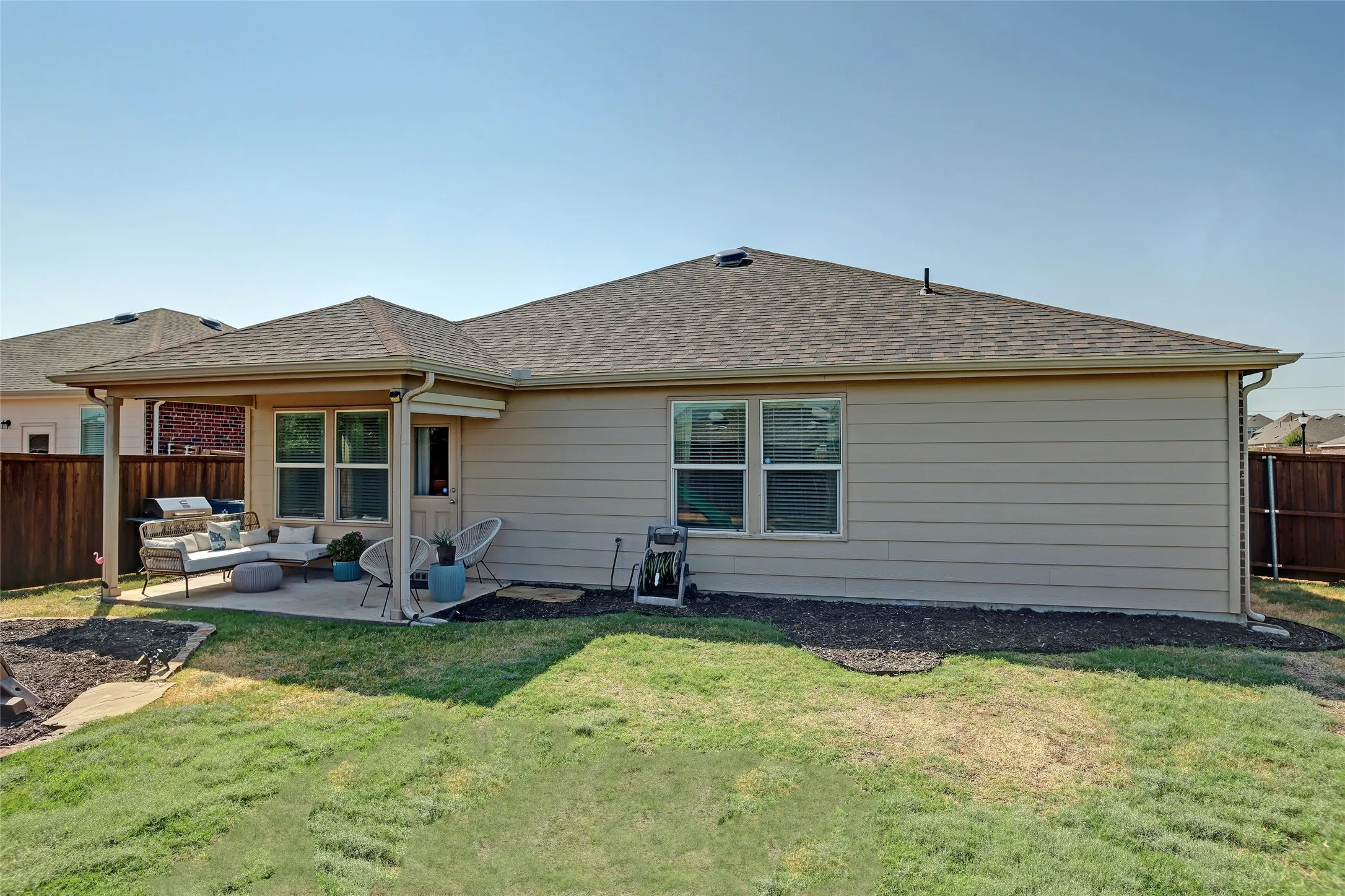 Single Family Residence For Sale in Denton County , 1601 Waggoner Drive, Aubrey, Texas 76227, 3 Bedroom, 2 Bathroom, 2 Garage spaces, 1,932 Sqft, built in 2018, mls#21381633, Real Estate Agent in Aubrey, Homes For Sale in Denton county, Homes For Sale in Aubrey, Realtor in Aubrey Texas, Real Estate Brokerage Independent Realty Texas, Luminita Cordes Realtor