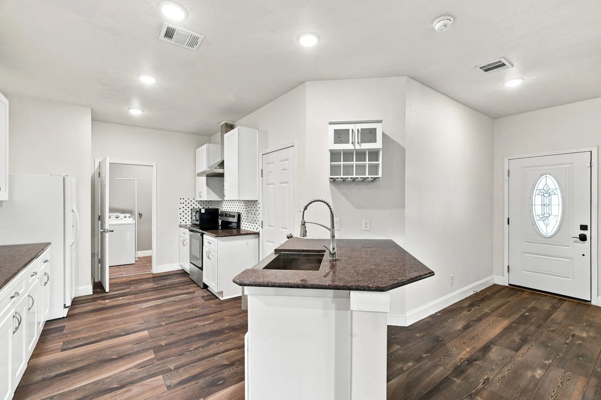 Single Family Residence For Sale in Tarrant County , 1837 Jennifer Court, Pelican Bay, Texas 76020, 4 Bedroom, 2 Bathroom, 2 Garage spaces, 1,803 Sqft, built in 2021, mls#21383847, Real Estate Agent in Pelican Bay, Homes For Sale in Tarrant county, Homes For Sale in Pelican Bay, Realtor in Pelican Bay Texas, Real Estate Brokerage Independent Realty Texas, Luminita Cordes Realtor