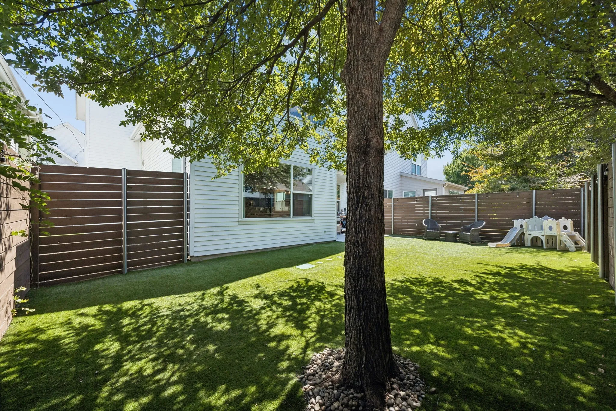 Single Family Residence For Sale in Dallas County , 6527 Arborist Lane, Dallas, Texas 75214, 3 Bedroom, 3 Bathroom, 2 Garage spaces, 2,191 Sqft, built in 2015, mls#21383378, Real Estate Agent in Dallas, Homes For Sale in Dallas county, Homes For Sale in Dallas, Realtor in Dallas Texas, Real Estate Brokerage Independent Realty Texas, Luminita Cordes Realtor