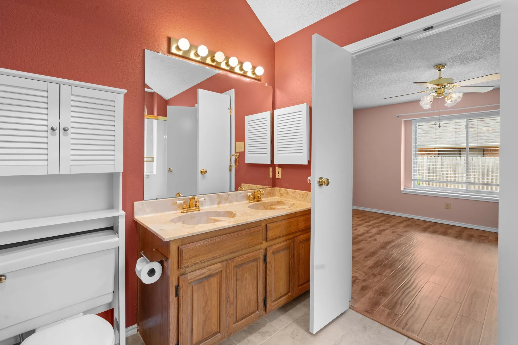 Single Family Residence For Sale in Dallas County , 2420 Oakcrest Drive, Garland, Texas 75044, 3 Bedroom, 2 Bathroom, 2 Garage spaces, 1,574 Sqft, built in 1987, mls#21371259, Real Estate Agent in Garland, Homes For Sale in Dallas county, Homes For Sale in Garland, Realtor in Garland Texas, Real Estate Brokerage Independent Realty Texas, Luminita Cordes Realtor