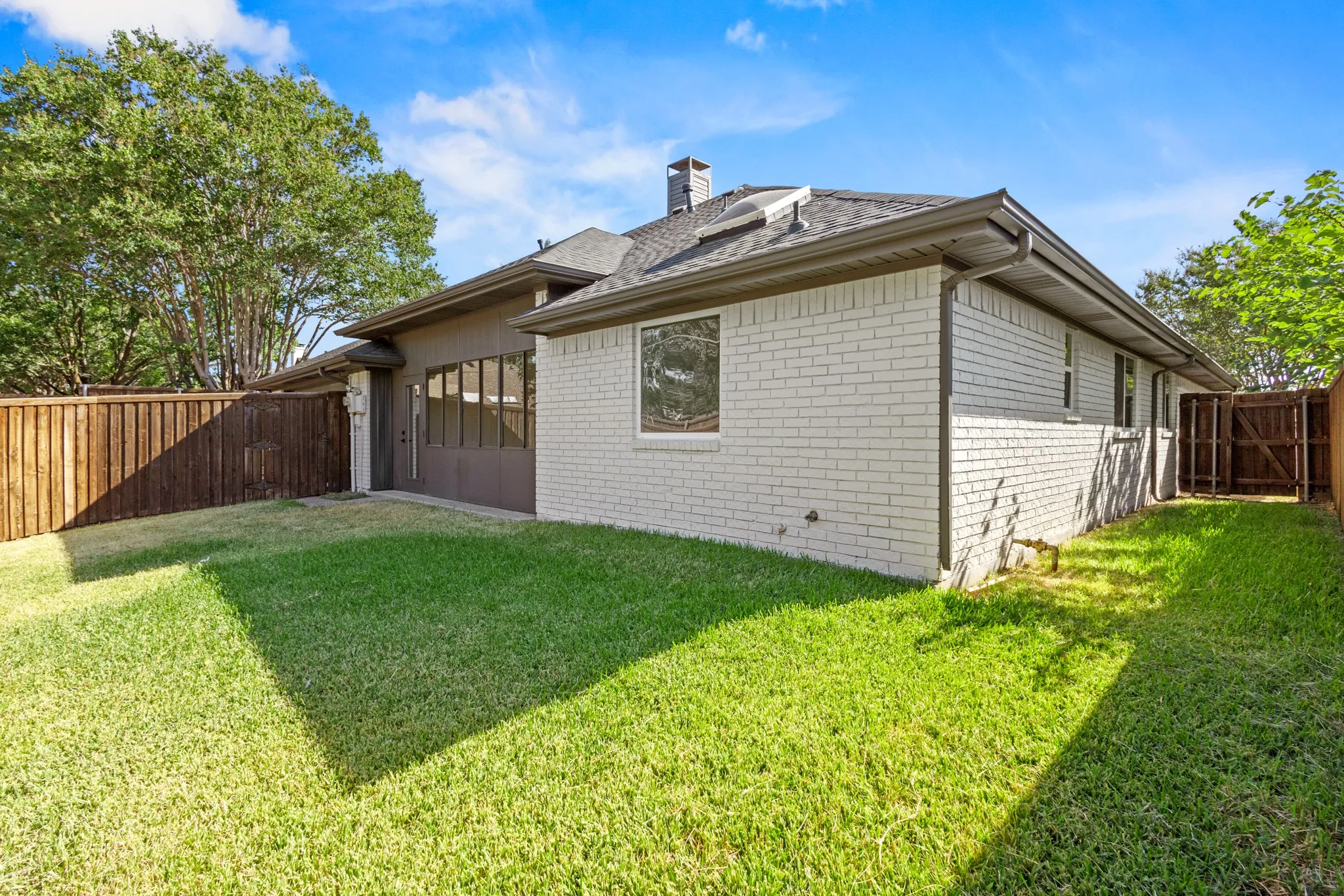 Single Family Residence For Sale in Collin County , 6509 Horizon Place, Plano, Texas 75023, 4 Bedroom, 2 Bathroom, 2 Garage spaces, 2,452 Sqft, built in 1987, mls#21382760, Real Estate Agent in Plano, Homes For Sale in Collin county, Homes For Sale in Plano, Realtor in Plano Texas, Real Estate Brokerage Independent Realty Texas, Luminita Cordes Realtor