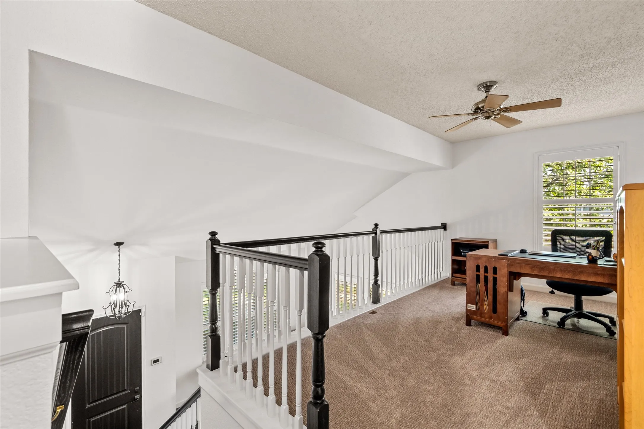Single Family Residence For Sale in Collin County , 8120 Tavaros Drive, Plano, Texas 75024, 3 Bedroom, 3 Bathroom, 2 Garage spaces, 2,154 Sqft, built in 1992, mls#21372786, Real Estate Agent in Plano, Homes For Sale in Collin county, Homes For Sale in Plano, Realtor in Plano Texas, Real Estate Brokerage Independent Realty Texas, Luminita Cordes Realtor