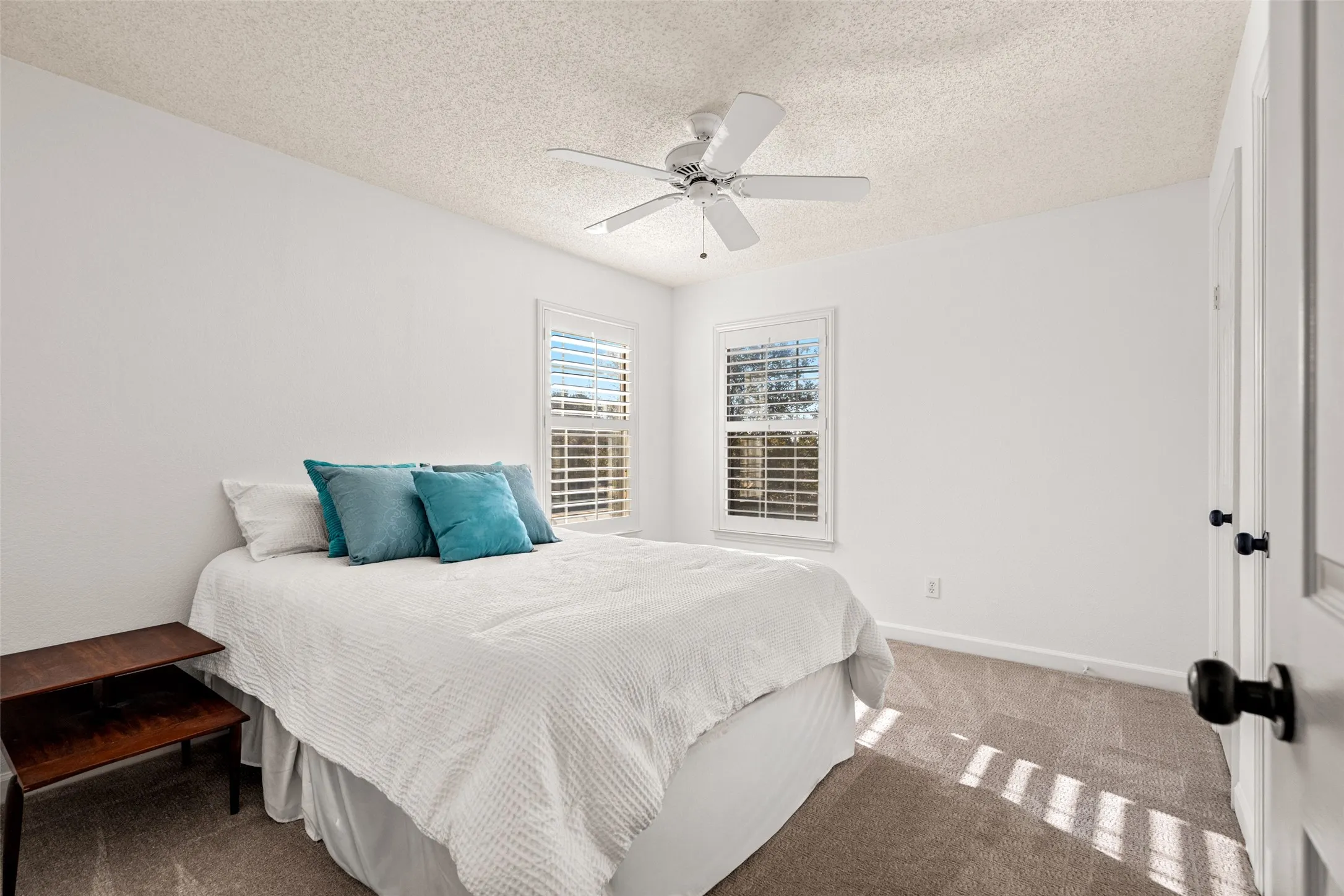 Single Family Residence For Sale in Collin County , 8120 Tavaros Drive, Plano, Texas 75024, 3 Bedroom, 3 Bathroom, 2 Garage spaces, 2,154 Sqft, built in 1992, mls#21372786, Real Estate Agent in Plano, Homes For Sale in Collin county, Homes For Sale in Plano, Realtor in Plano Texas, Real Estate Brokerage Independent Realty Texas, Luminita Cordes Realtor