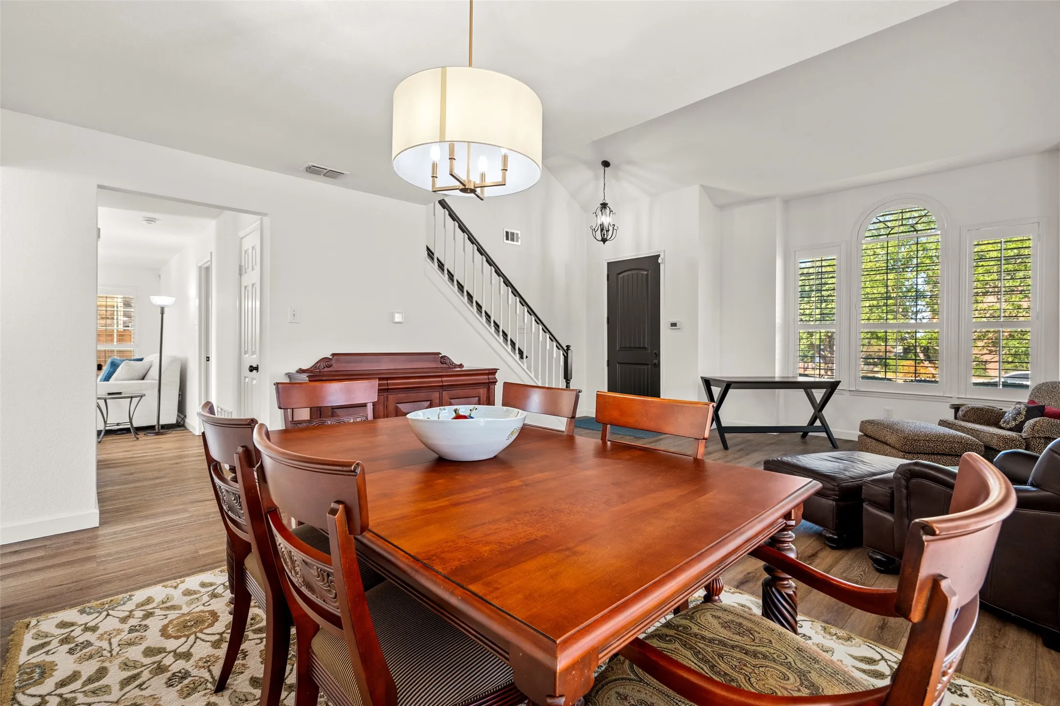 Single Family Residence For Sale in Collin County , 8120 Tavaros Drive, Plano, Texas 75024, 3 Bedroom, 3 Bathroom, 2 Garage spaces, 2,154 Sqft, built in 1992, mls#21372786, Real Estate Agent in Plano, Homes For Sale in Collin county, Homes For Sale in Plano, Realtor in Plano Texas, Real Estate Brokerage Independent Realty Texas, Luminita Cordes Realtor