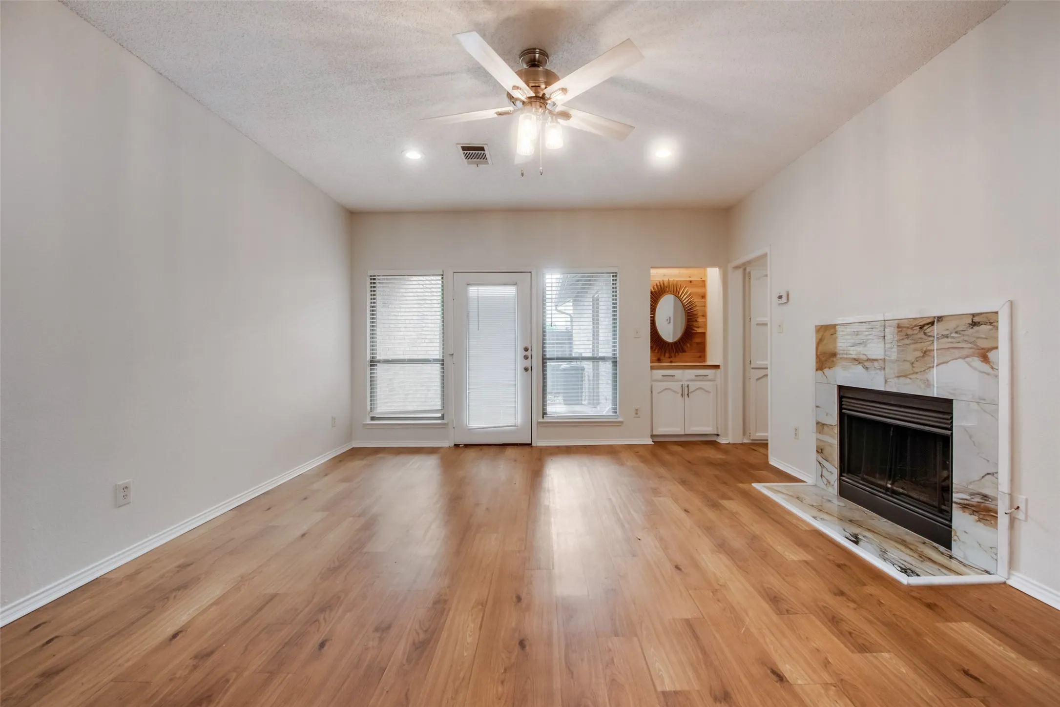 Townhouse For Rent in Tarrant County , 510 Norwood Place 9, Arlington, Texas 76013, 2 Bedroom, 3 Bathroom, 1 Garage spaces, 1,517 Sqft, built in 1984, mls#21383354, Real Estate Agent in Arlington, Homes For Rent in Tarrant county, Homes For Rent in Arlington, Realtor in Arlington Texas, Real Estate Brokerage Independent Realty Texas, Luminita Cordes Realtor