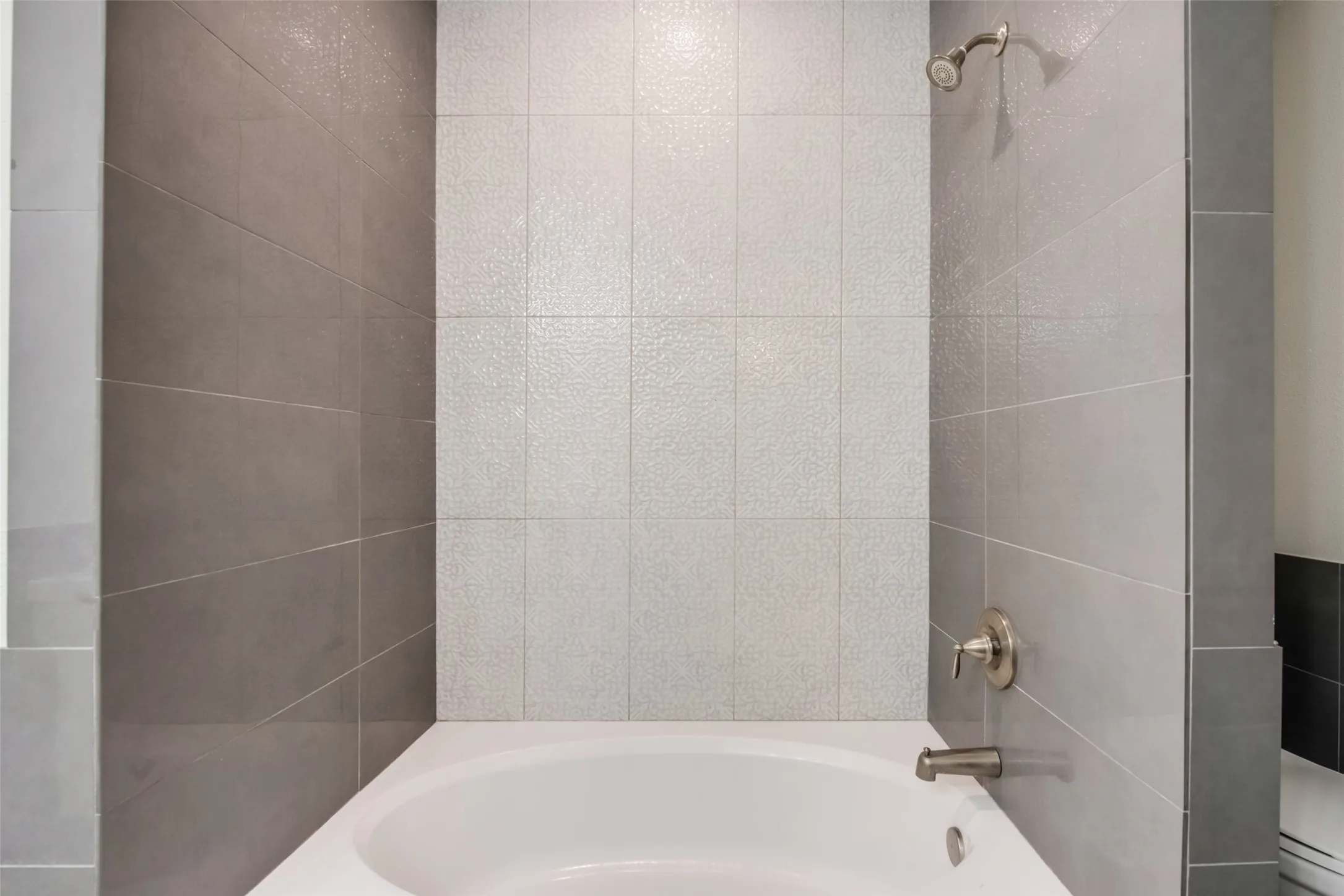 Townhouse For Rent in Tarrant County , 510 Norwood Place 9, Arlington, Texas 76013, 2 Bedroom, 3 Bathroom, 1 Garage spaces, 1,517 Sqft, built in 1984, mls#21383354, Real Estate Agent in Arlington, Homes For Rent in Tarrant county, Homes For Rent in Arlington, Realtor in Arlington Texas, Real Estate Brokerage Independent Realty Texas, Luminita Cordes Realtor