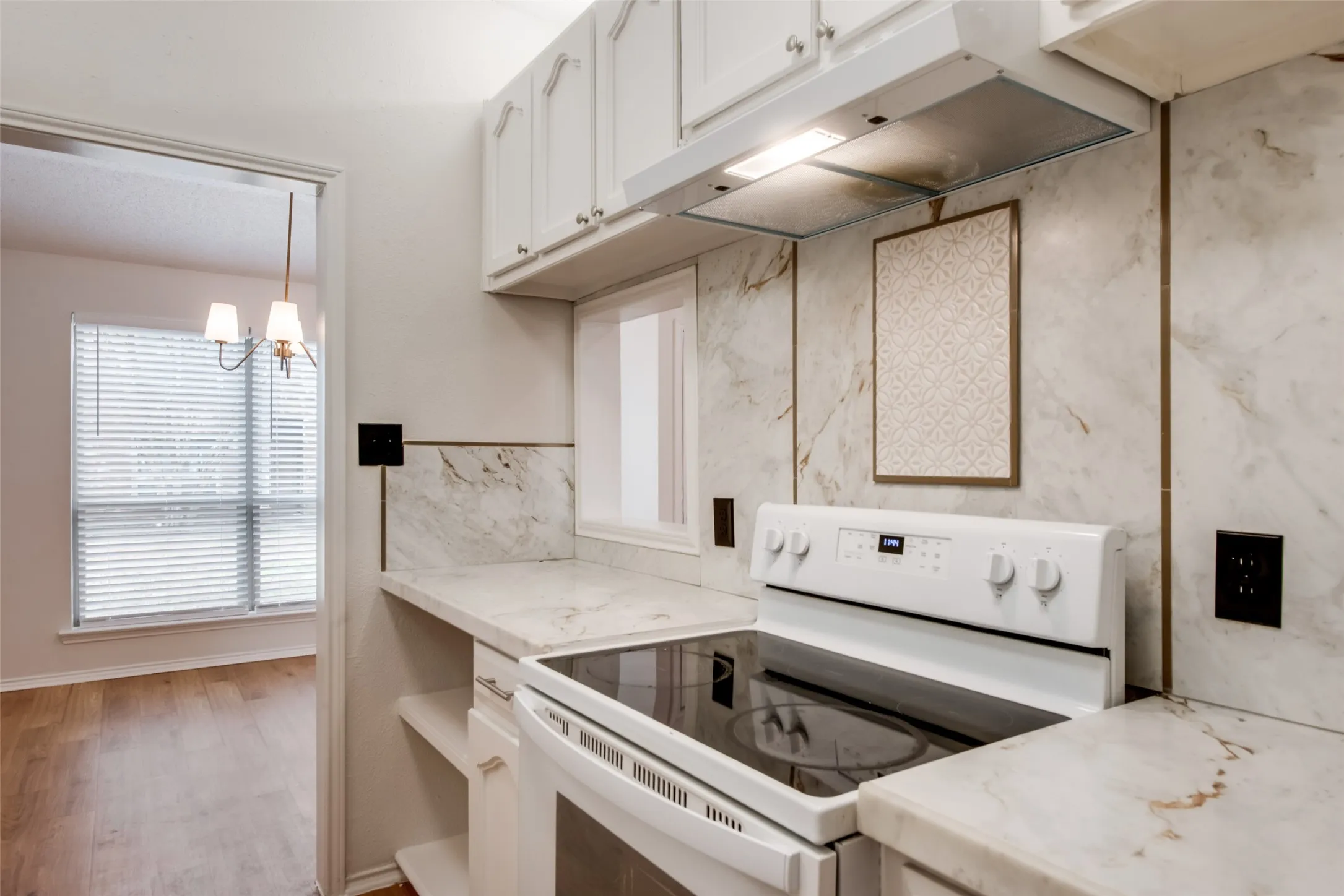 Townhouse For Rent in Tarrant County , 510 Norwood Place 9, Arlington, Texas 76013, 2 Bedroom, 3 Bathroom, 1 Garage spaces, 1,517 Sqft, built in 1984, mls#21383354, Real Estate Agent in Arlington, Homes For Rent in Tarrant county, Homes For Rent in Arlington, Realtor in Arlington Texas, Real Estate Brokerage Independent Realty Texas, Luminita Cordes Realtor