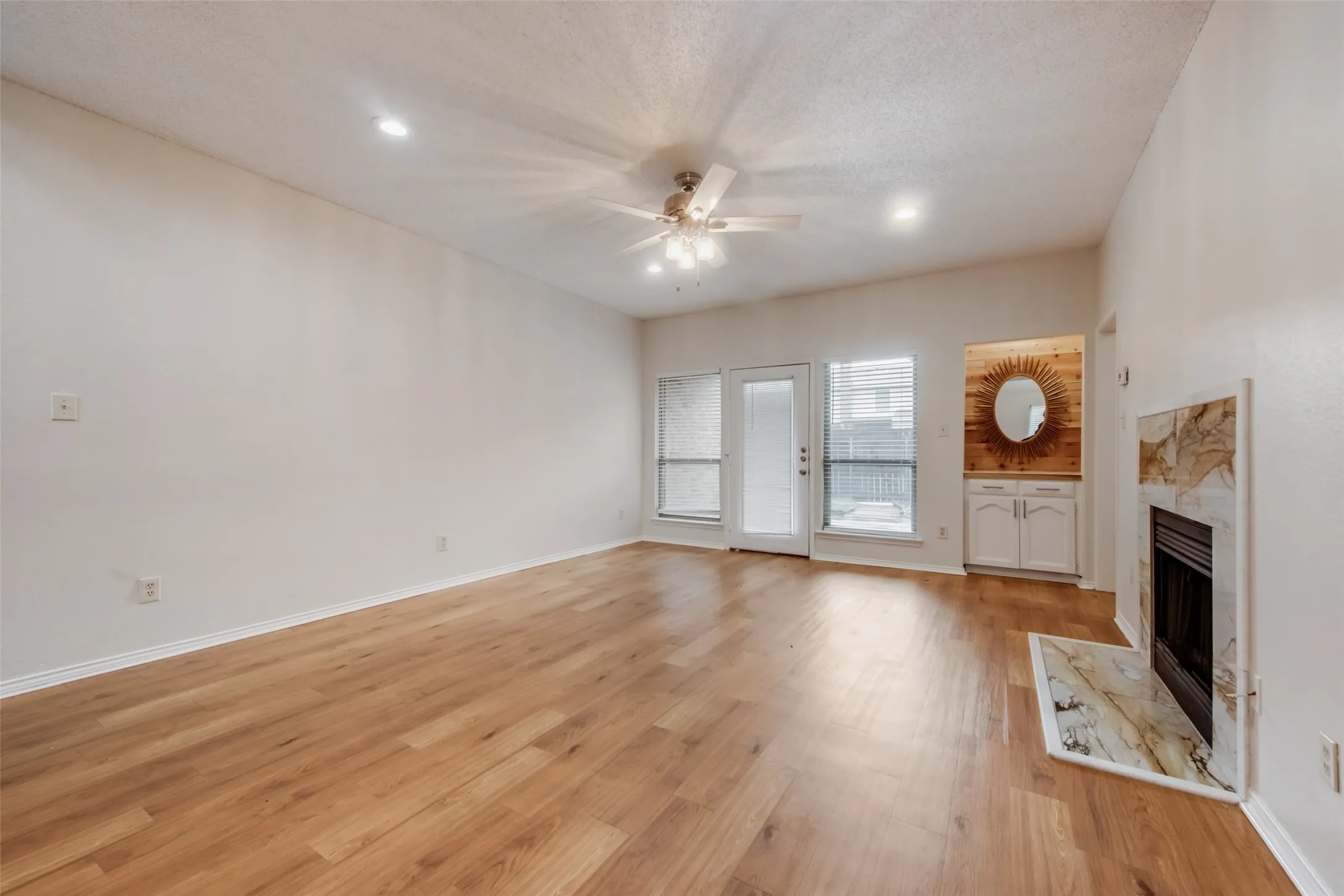 Townhouse For Rent in Tarrant County , 510 Norwood Place 9, Arlington, Texas 76013, 2 Bedroom, 3 Bathroom, 1 Garage spaces, 1,517 Sqft, built in 1984, mls#21383354, Real Estate Agent in Arlington, Homes For Rent in Tarrant county, Homes For Rent in Arlington, Realtor in Arlington Texas, Real Estate Brokerage Independent Realty Texas, Luminita Cordes Realtor