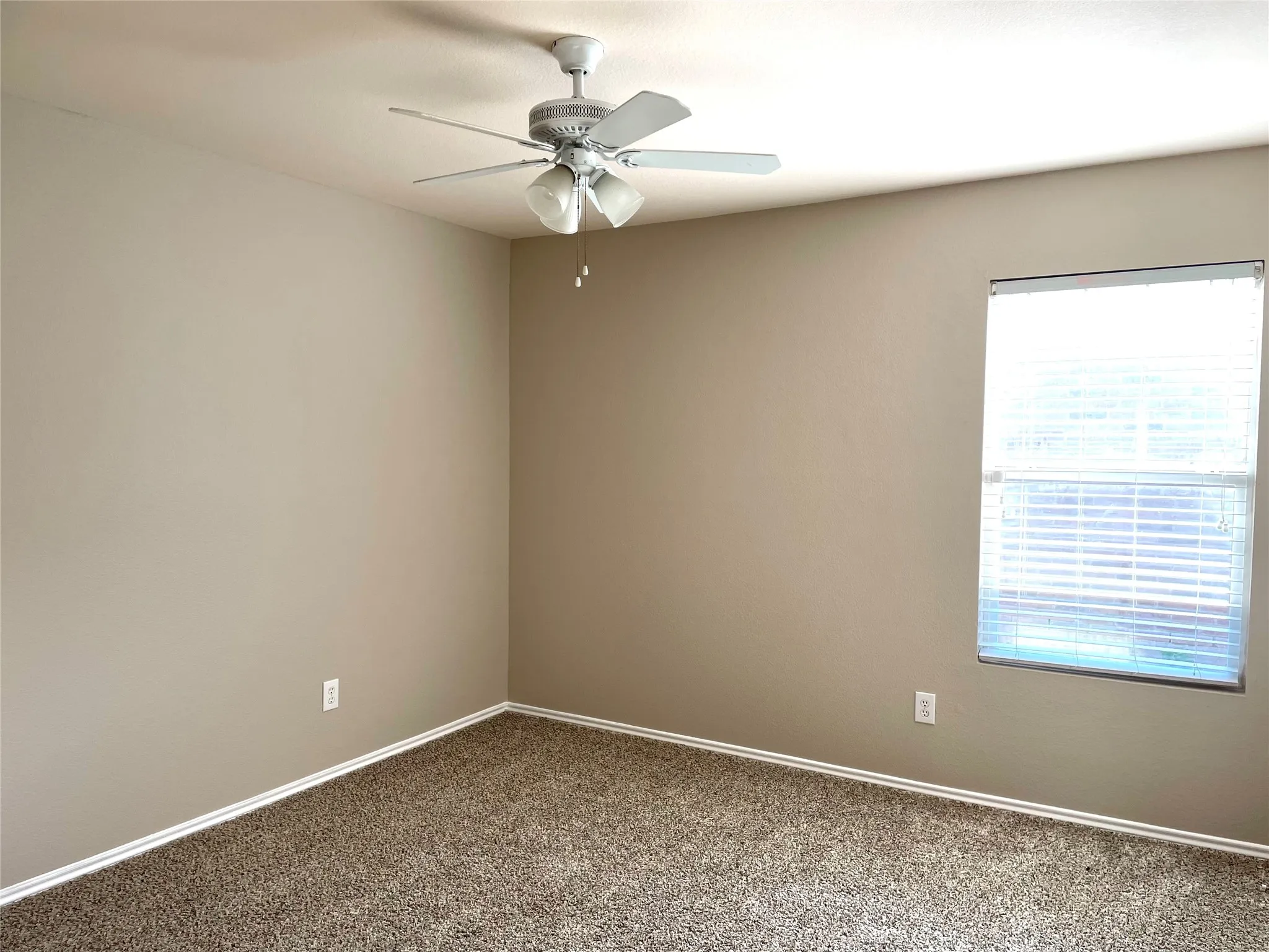 Single Family Residence For Rent in Denton County , 1745 Diamond Lake Trail, Fort Worth, Texas 76247, 3 Bedroom, 2 Bathroom, 2 Garage spaces, 1,507 Sqft, built in 2006, mls#21381490, Real Estate Agent in Fort Worth, Homes For Rent in Denton county, Homes For Rent in Fort Worth, Realtor in Fort Worth Texas, Real Estate Brokerage Independent Realty Texas, Luminita Cordes Realtor