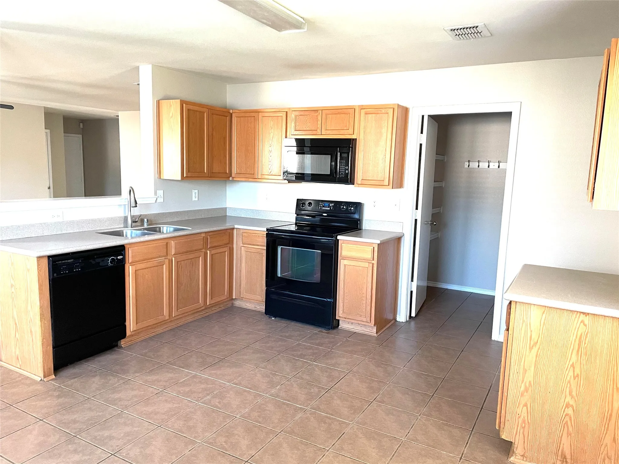 Single Family Residence For Rent in Denton County , 1745 Diamond Lake Trail, Fort Worth, Texas 76247, 3 Bedroom, 2 Bathroom, 2 Garage spaces, 1,507 Sqft, built in 2006, mls#21381490, Real Estate Agent in Fort Worth, Homes For Rent in Denton county, Homes For Rent in Fort Worth, Realtor in Fort Worth Texas, Real Estate Brokerage Independent Realty Texas, Luminita Cordes Realtor