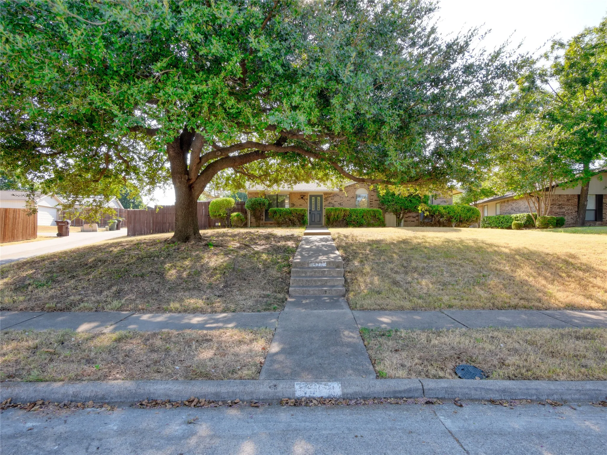 Single Family Residence For Rent in Collin County , 1472 Rockshire Drive, Plano, Texas 75074, 3 Bedroom, 2 Bathroom, 2 Garage spaces, 1,412 Sqft, built in 1981, mls#21380435, Real Estate Agent in Plano, Homes For Rent in Collin county, Homes For Rent in Plano, Realtor in Plano Texas, Real Estate Brokerage Independent Realty Texas, Luminita Cordes Realtor