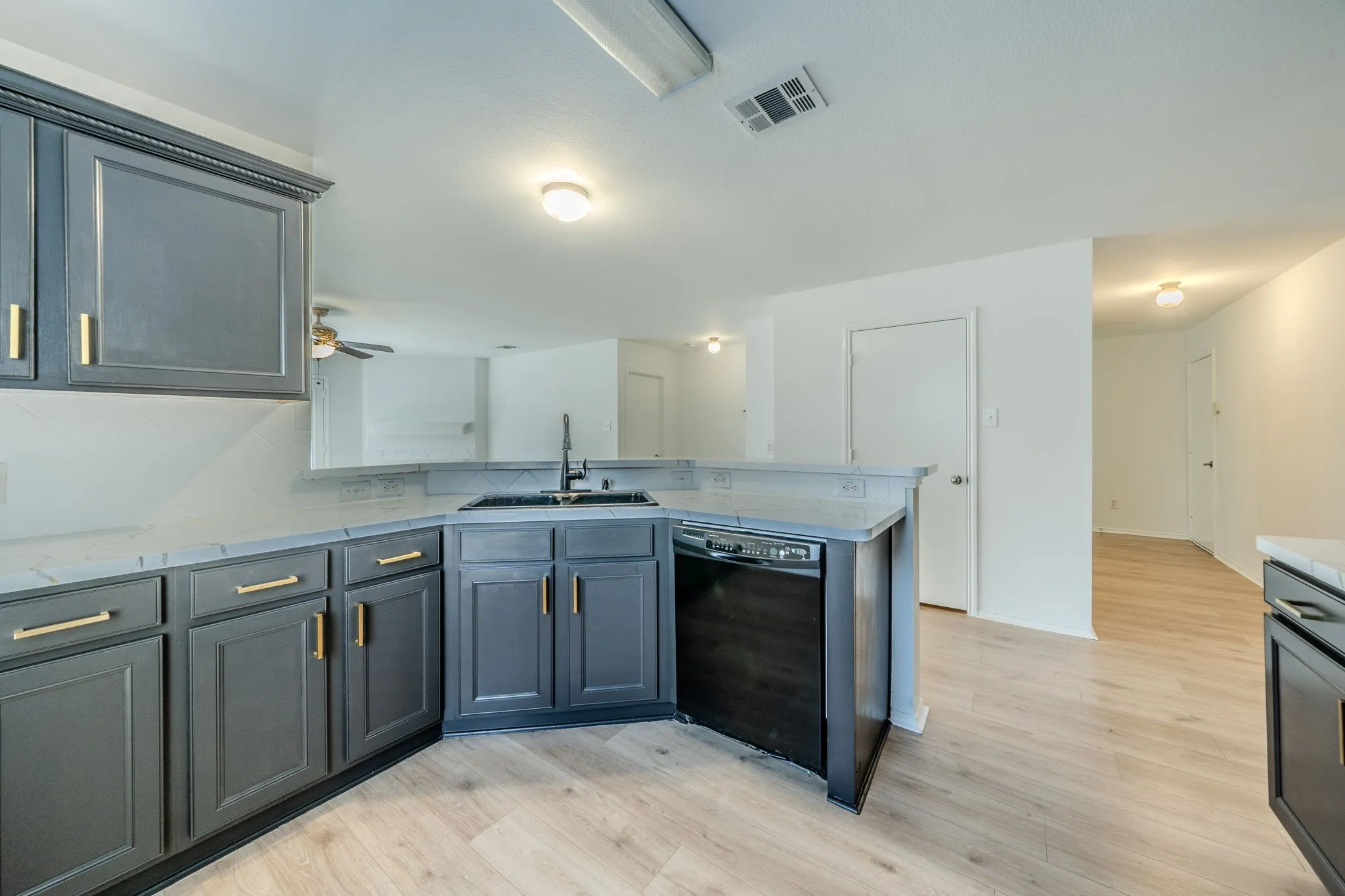 Single Family Residence For Sale in Collin County , 9917 George Washington Drive, Mc Kinney, Texas 75072, 4 Bedroom, 2 Bathroom, 2 Garage spaces, 1,848 Sqft, built in 2004, mls#21377302, Real Estate Agent in Mc Kinney, Homes For Sale in Collin county, Homes For Sale in Mc Kinney, Realtor in Mc Kinney Texas, Real Estate Brokerage Independent Realty Texas, Luminita Cordes Realtor