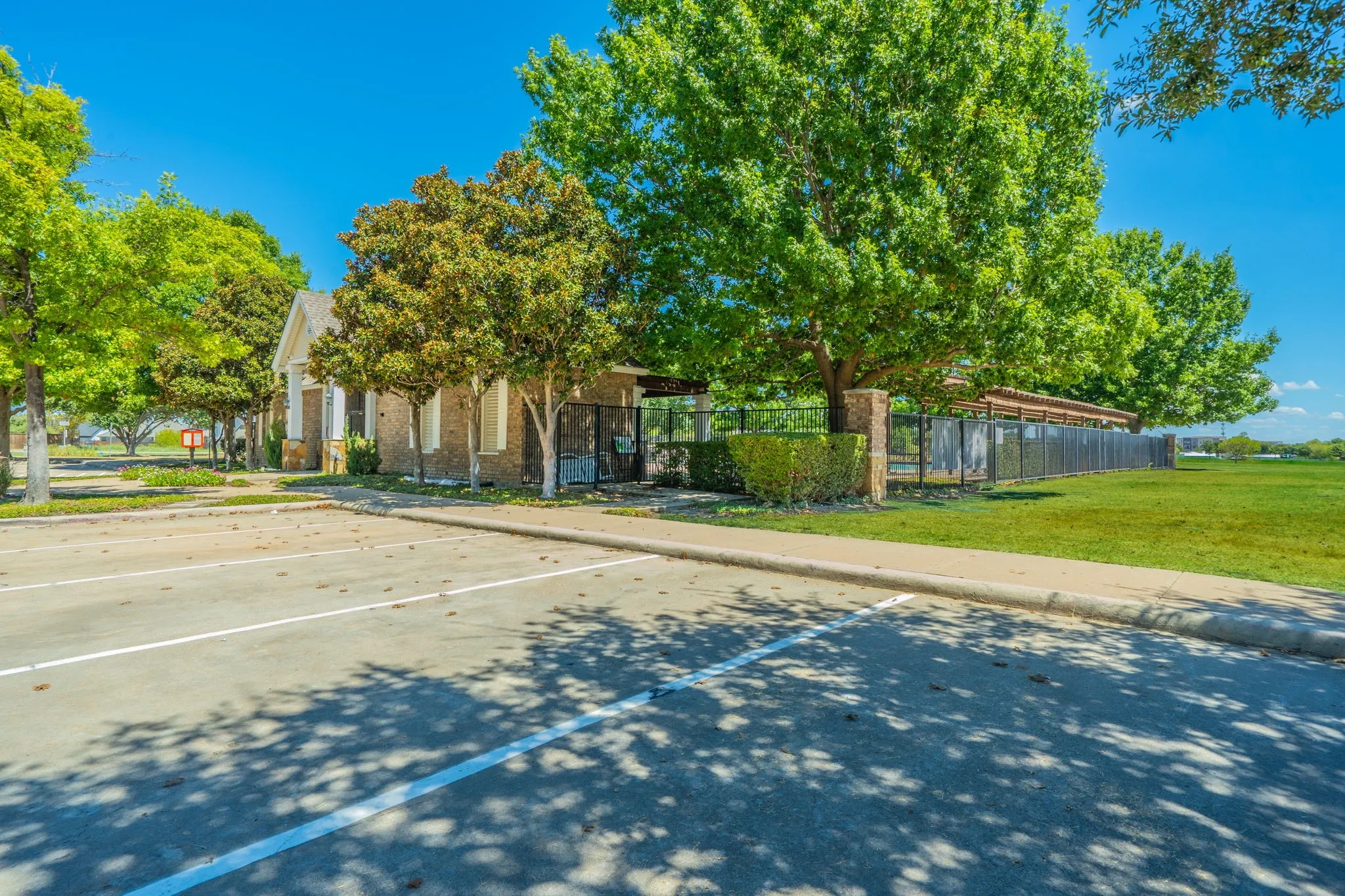 Single Family Residence For Sale in Collin County , 9917 George Washington Drive, Mc Kinney, Texas 75072, 4 Bedroom, 2 Bathroom, 2 Garage spaces, 1,848 Sqft, built in 2004, mls#21377302, Real Estate Agent in Mc Kinney, Homes For Sale in Collin county, Homes For Sale in Mc Kinney, Realtor in Mc Kinney Texas, Real Estate Brokerage Independent Realty Texas, Luminita Cordes Realtor